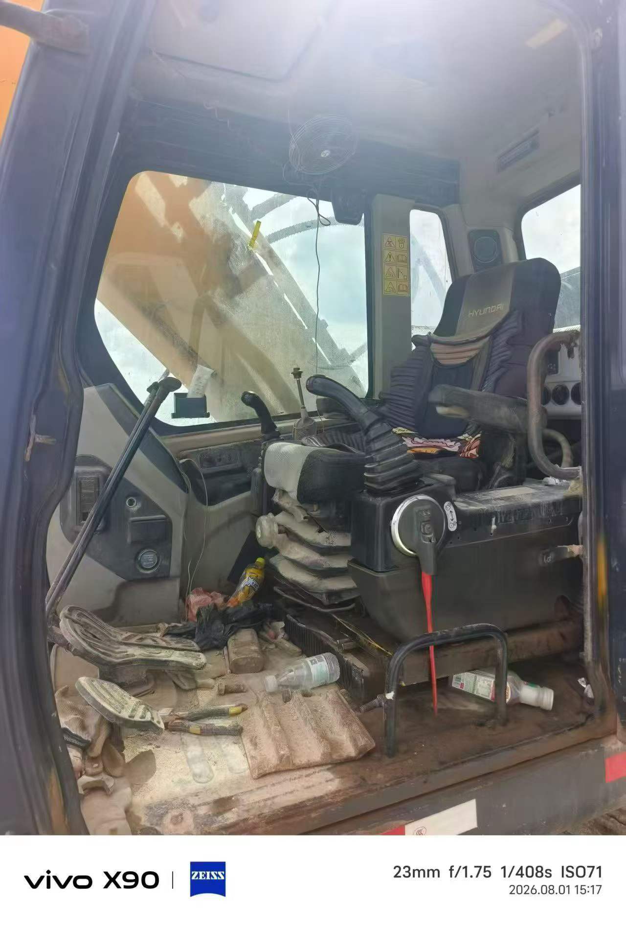 Buy Hyundai R225-7 Used Excavator / 8 Buy Hyundai R225-7 Used Excavator / 8