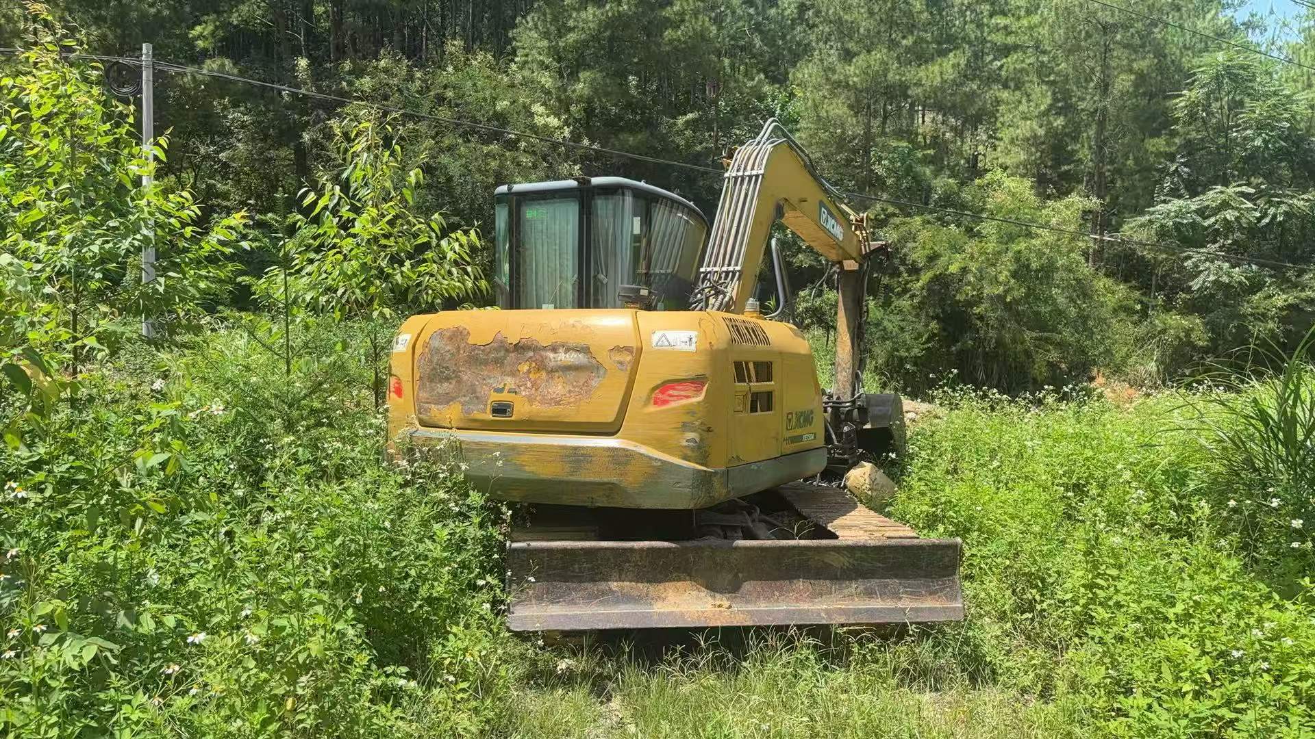 Buy XCMG XE75C Used Excavator / 3