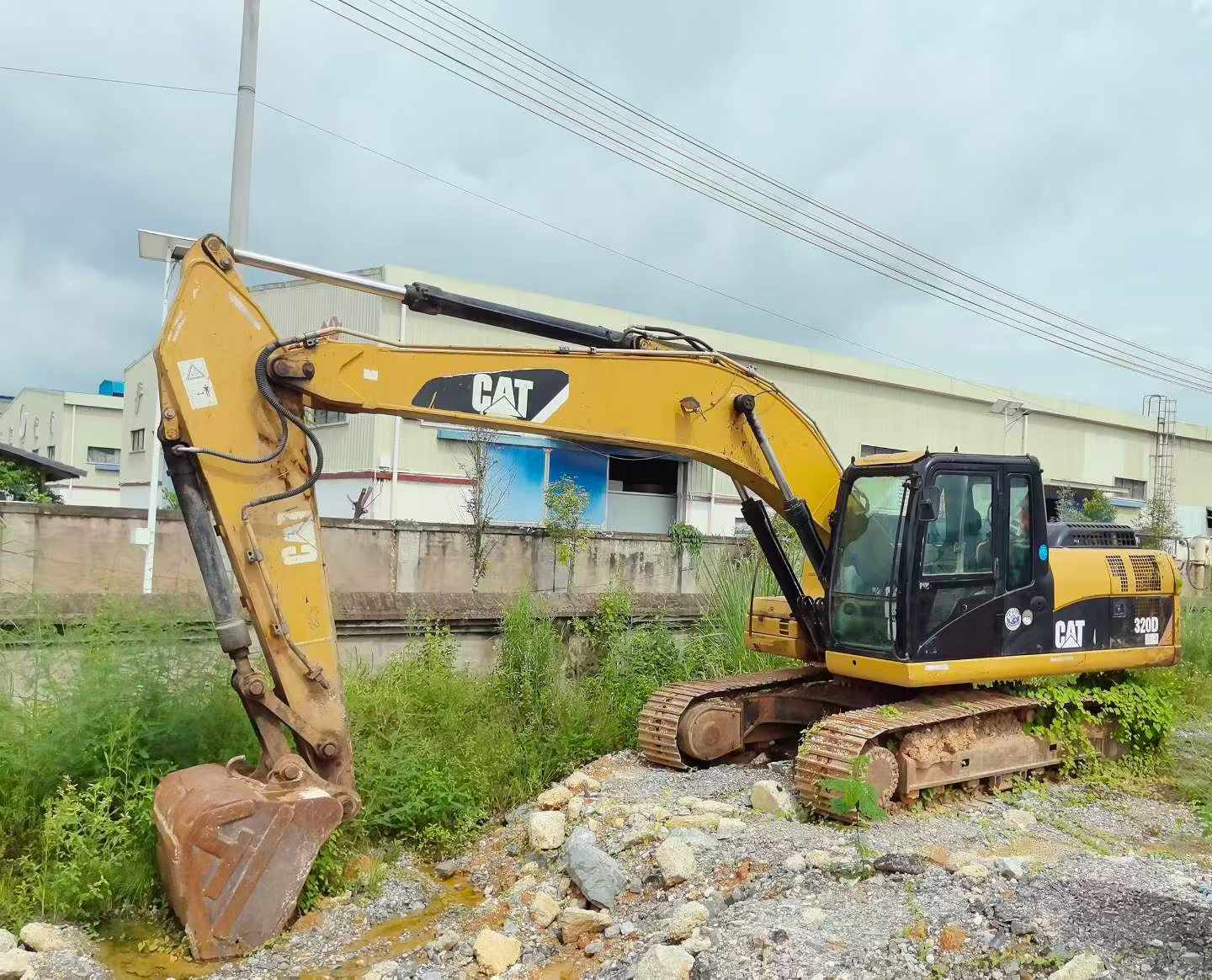 Buy Caterpillar 320D Used Excavator / 1
