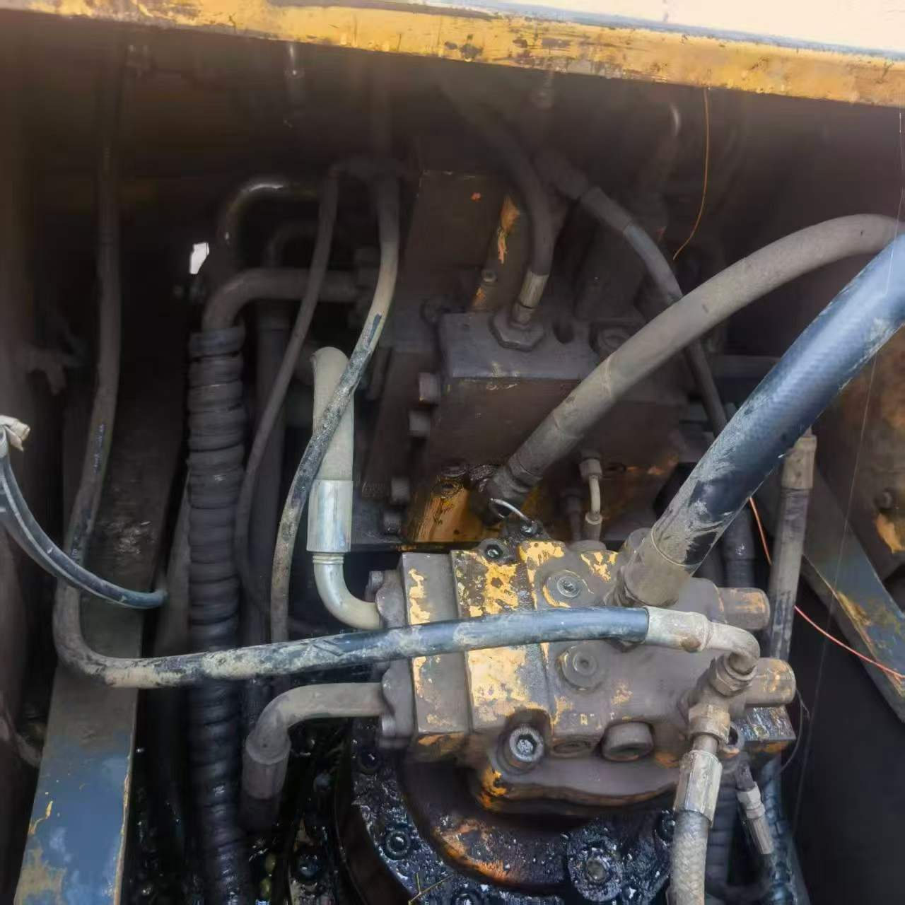 Buy Hyundai R215-7 Used Excavator / 3 Buy Hyundai R215-7 Used Excavator / 3