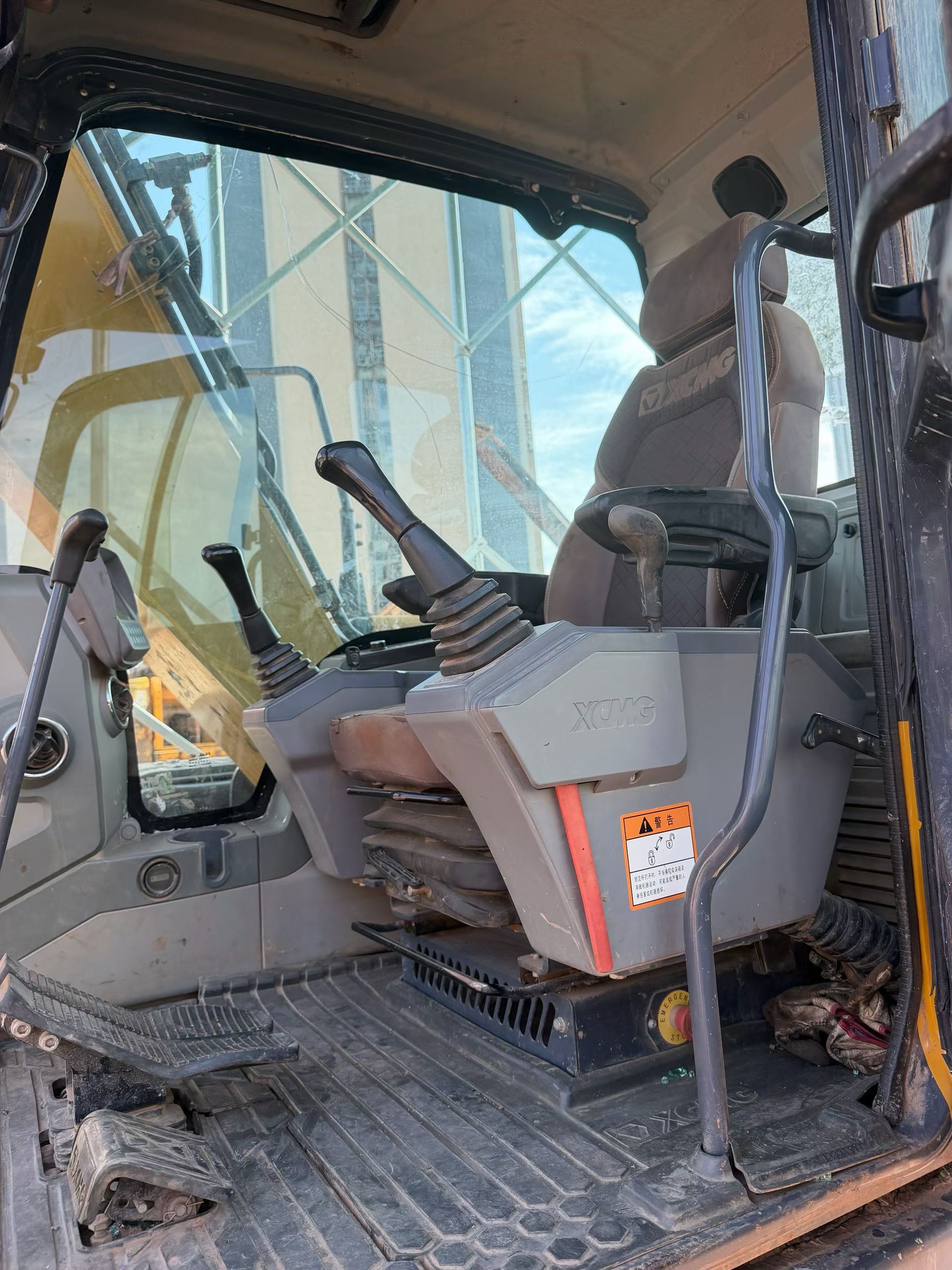 Buy XCMG XE135B Used Excavator / 7