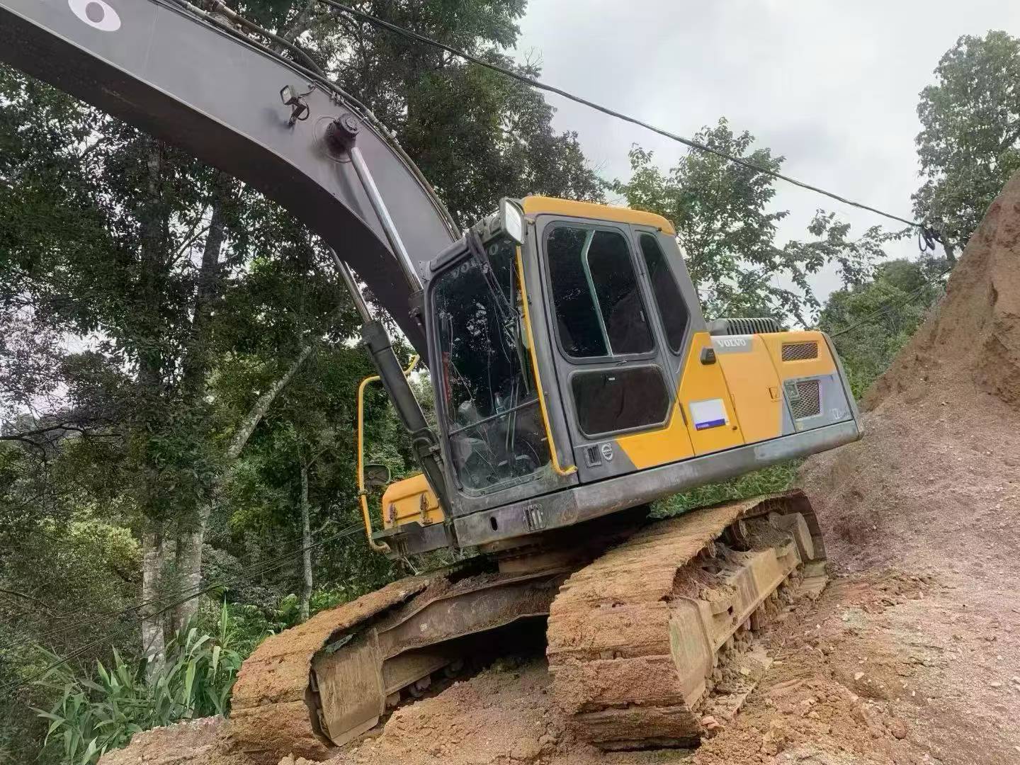 Buy Volvo EC200D Used Excavator / 6 Buy Volvo EC200D Used Excavator / 6