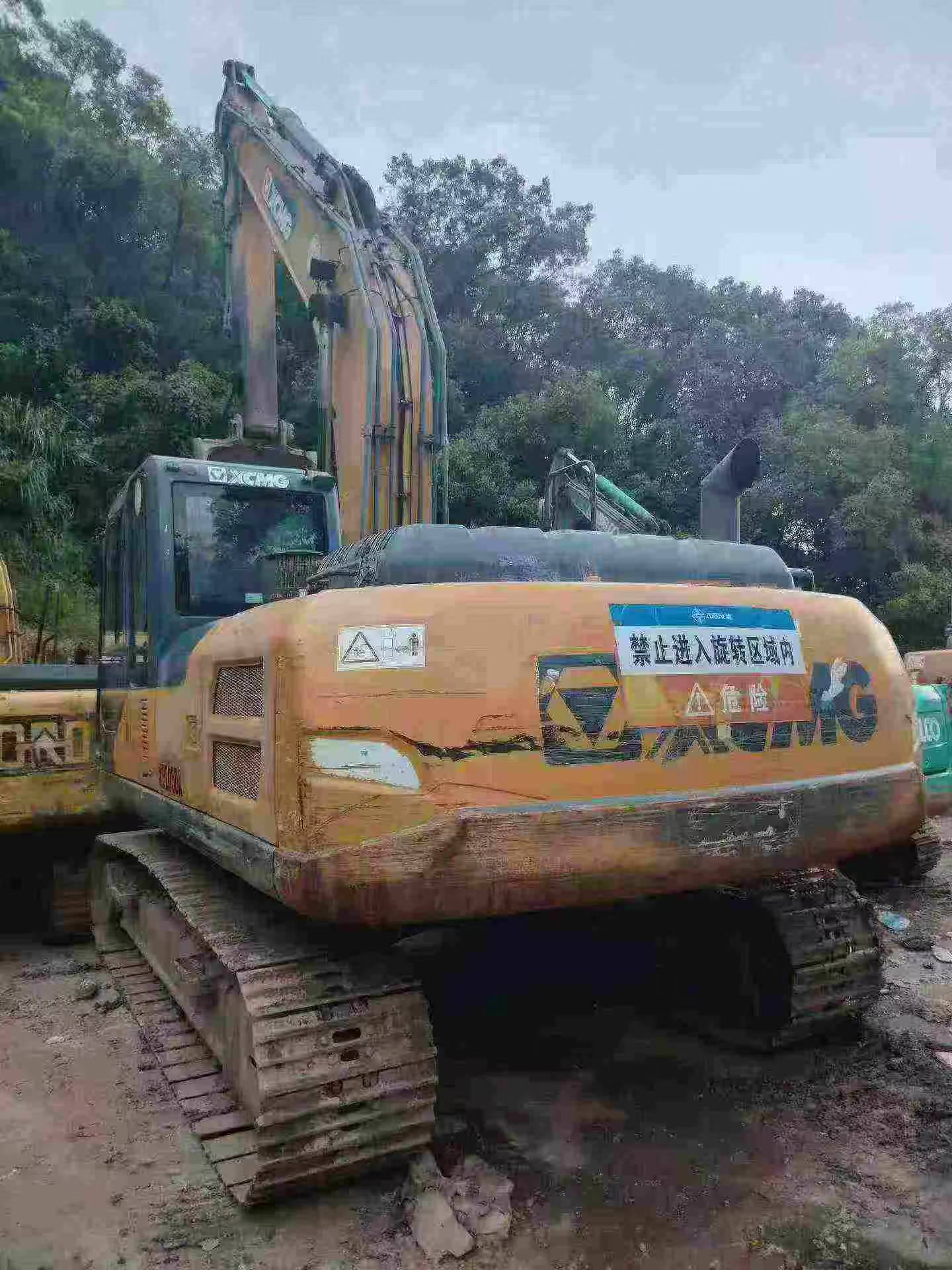 Buy XCMG XE200DA Used Excavator / 3 Buy XCMG XE200DA Used Excavator / 3