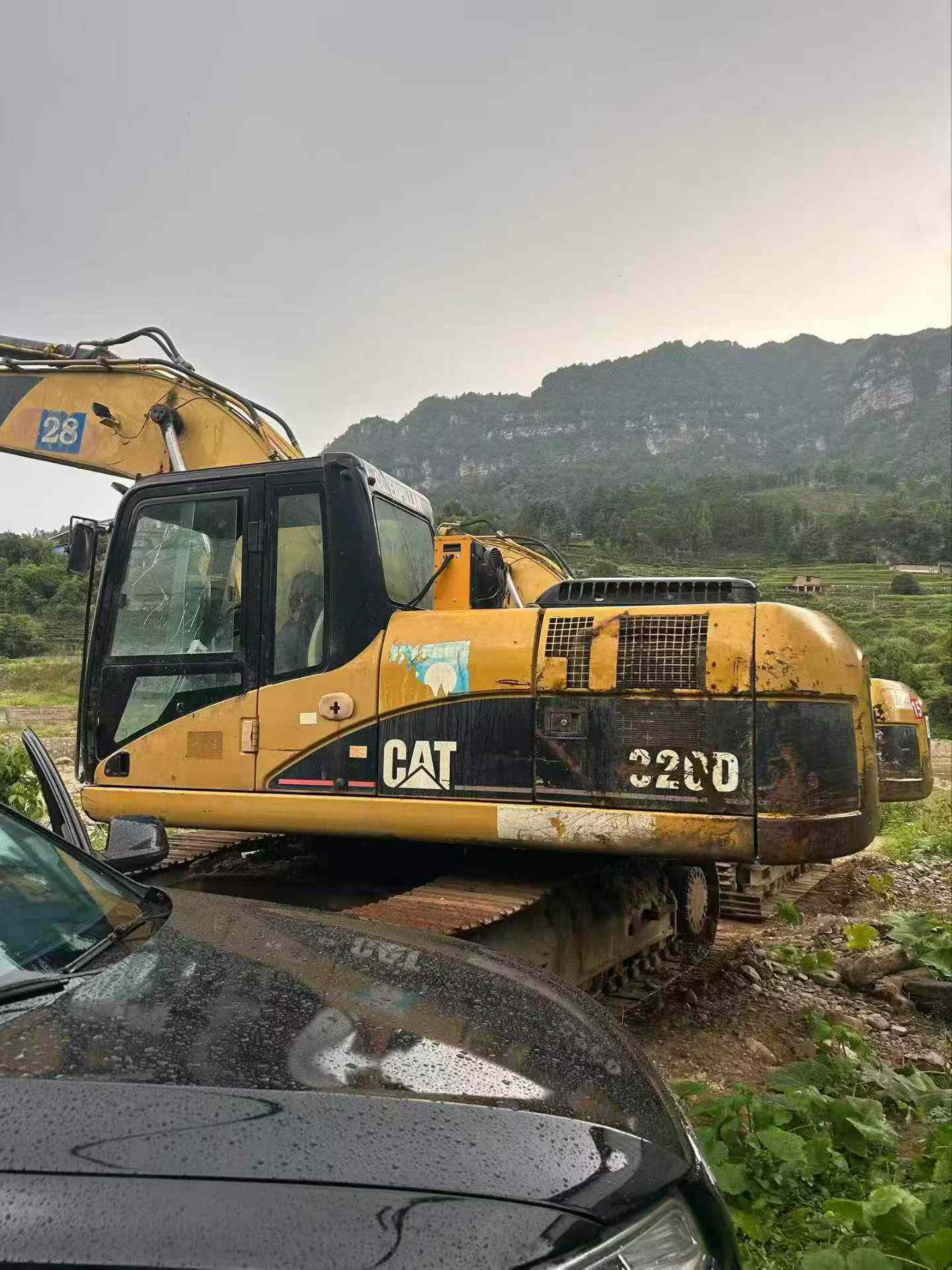 Buy Caterpillar 320D Used Excavator / 2 Buy Caterpillar 320D Used Excavator / 2