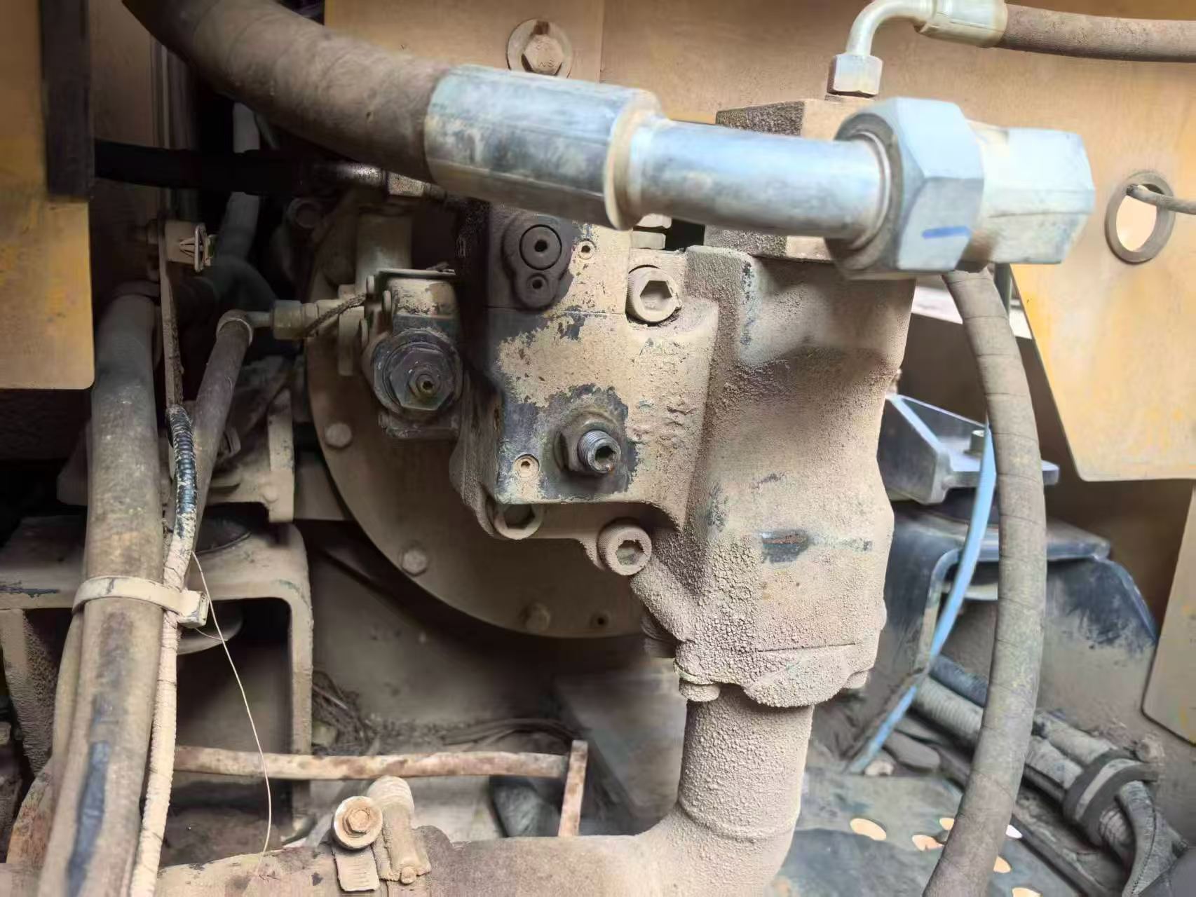 Buy XCMG XE75C Used Excavator / 5
