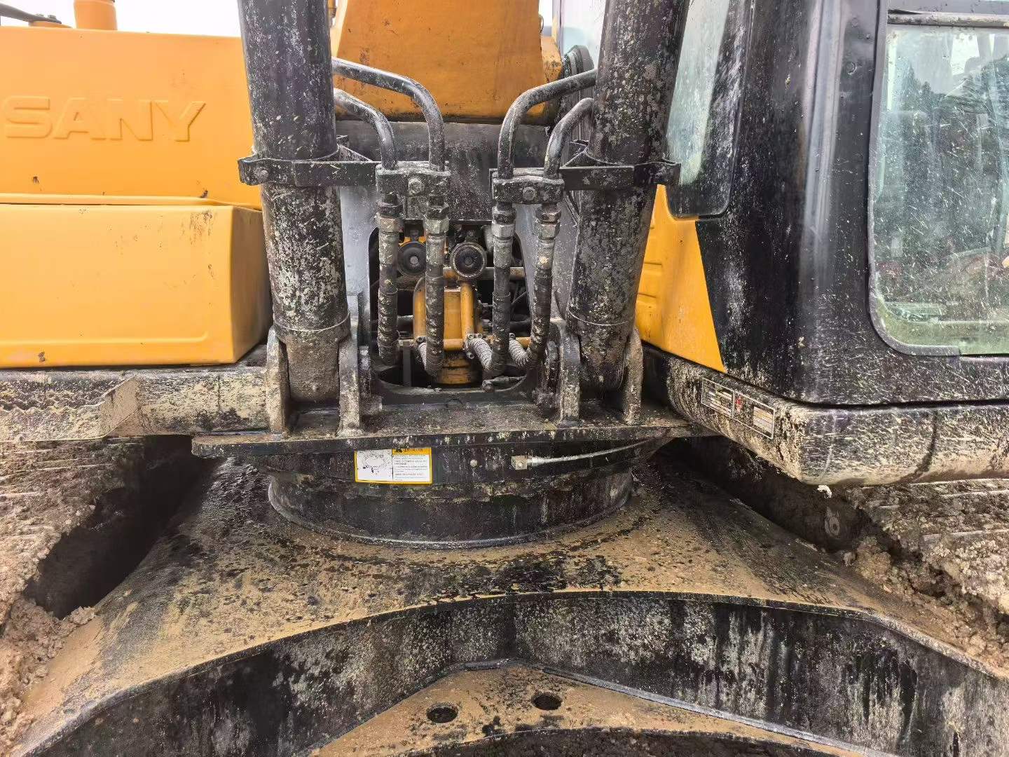 Buy Sany SY215C Used Excavator / 4