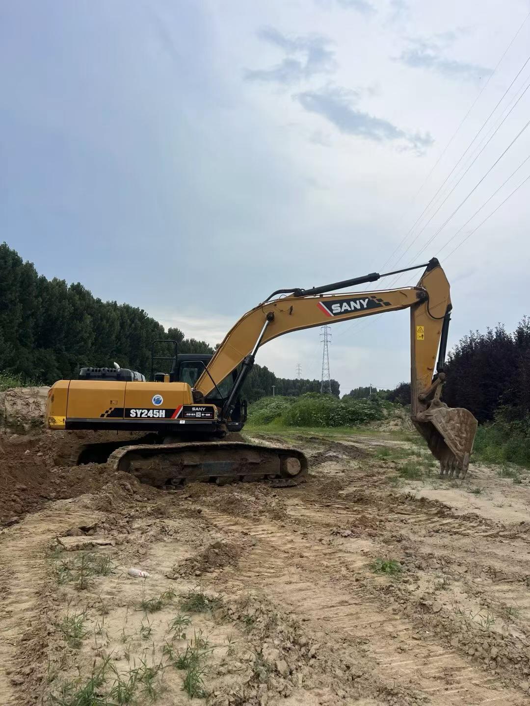 Buy Sany SY245H Used Excavator / 2
