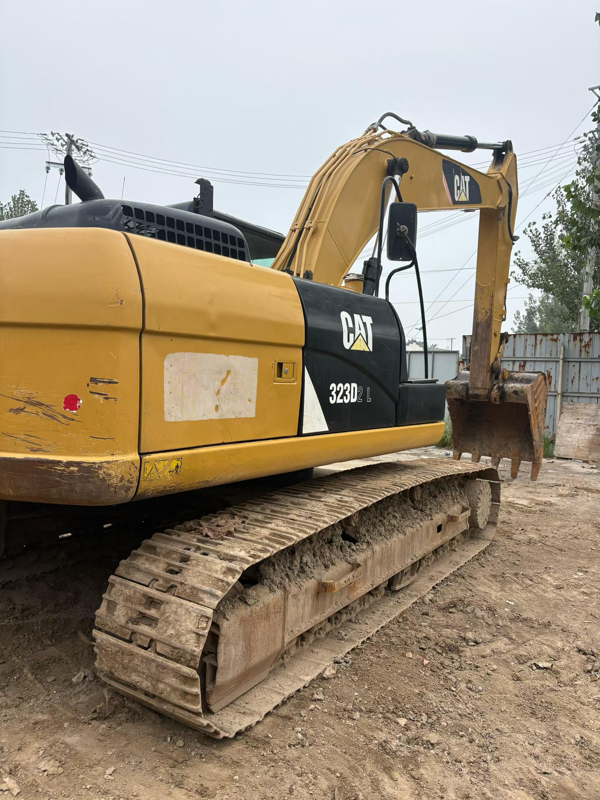 Buy Caterpillar 323D2L Used Excavator / 3 Buy Caterpillar 323D2L Used Excavator / 3