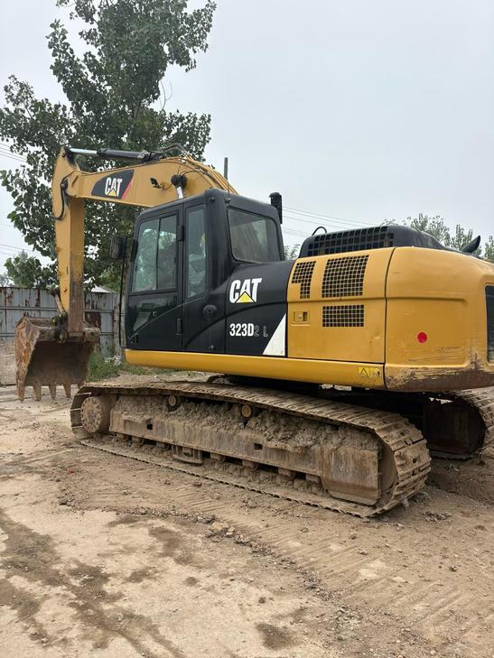 Buy Caterpillar 323D2L Used Excavator / 1