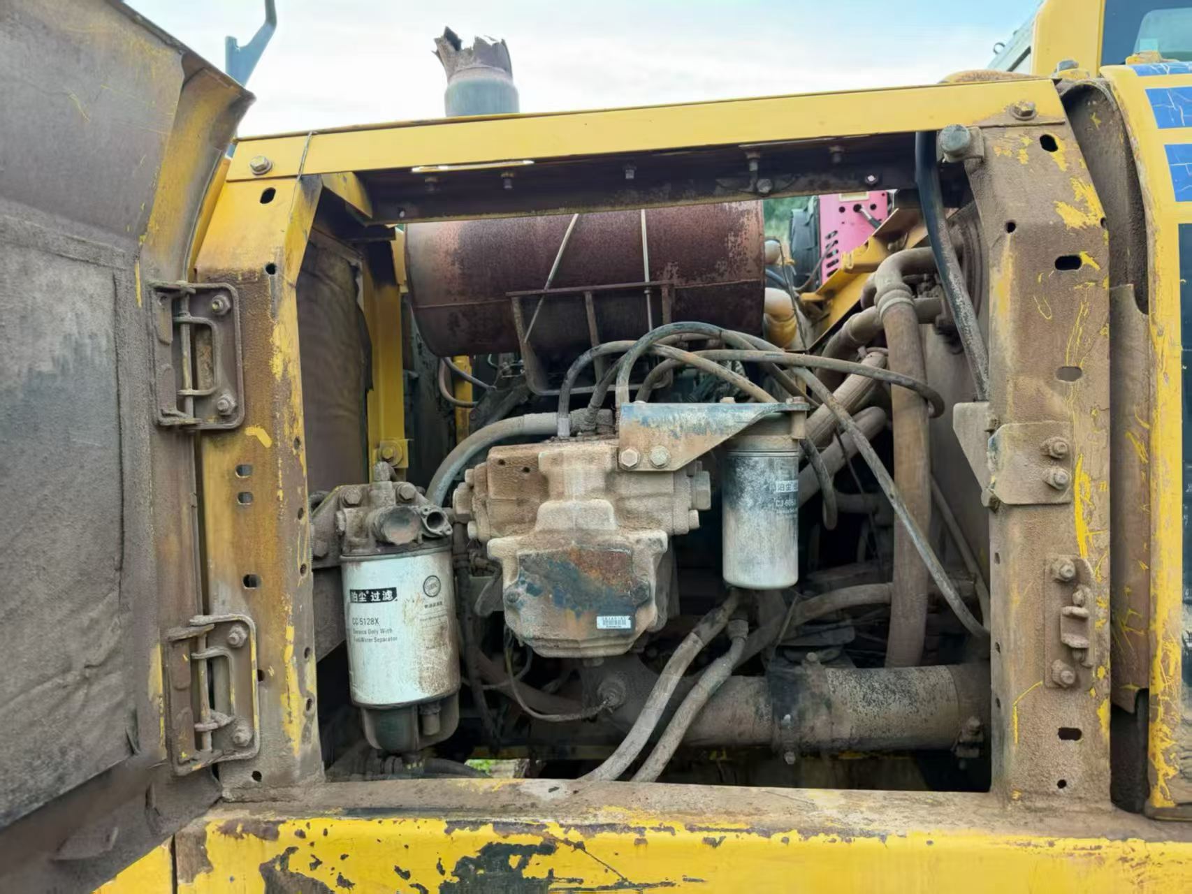 Buy Komatsu PC220-8 Used Excavator / 5 Buy Komatsu PC220-8 Used Excavator / 5