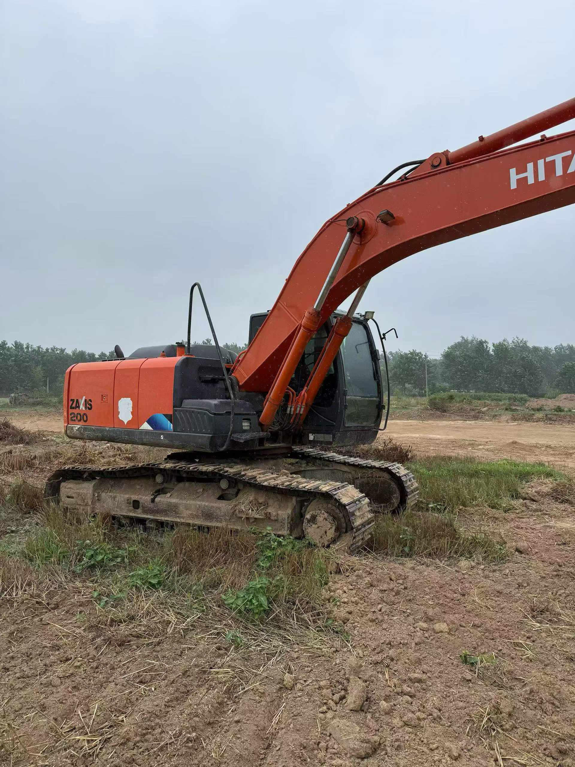 Buy Hitachi EX200 Used Excavator / 4 Buy Hitachi EX200 Used Excavator / 4
