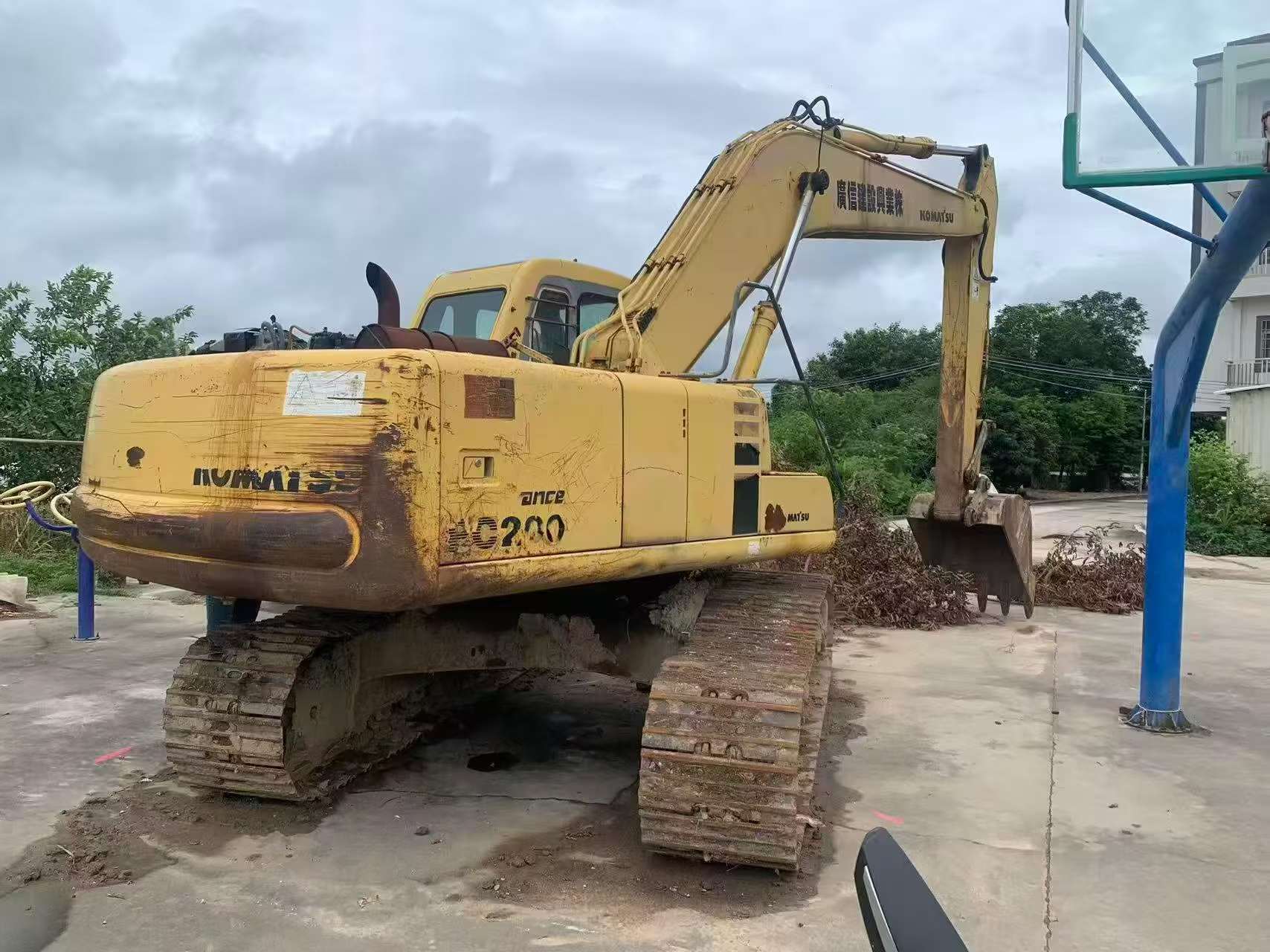 Buy Komatsu PC200-6 Used Excavator / 6 Buy Komatsu PC200-6 Used Excavator / 6