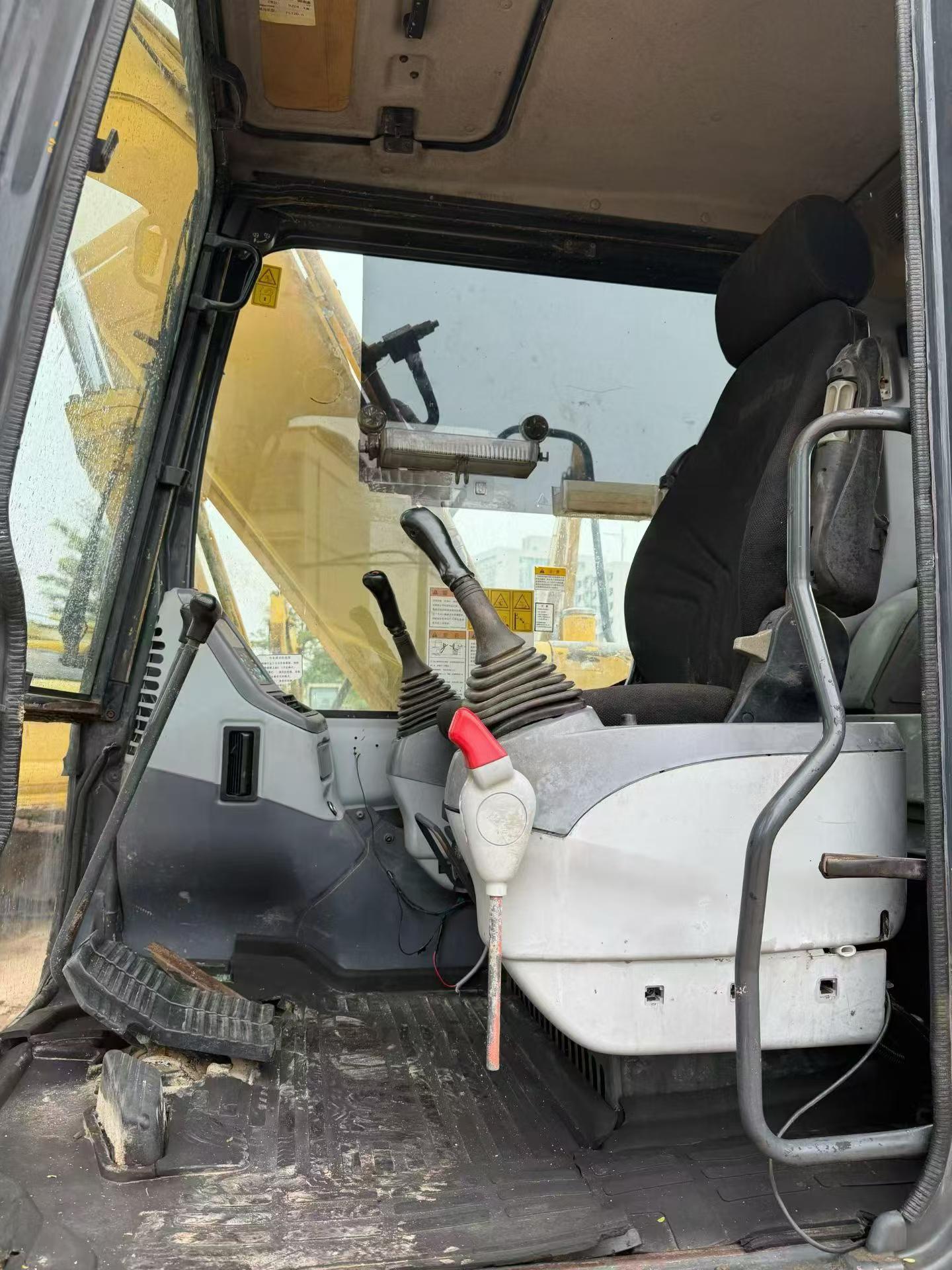 Buy Komatsu PC130-7 Used Excavator / 4