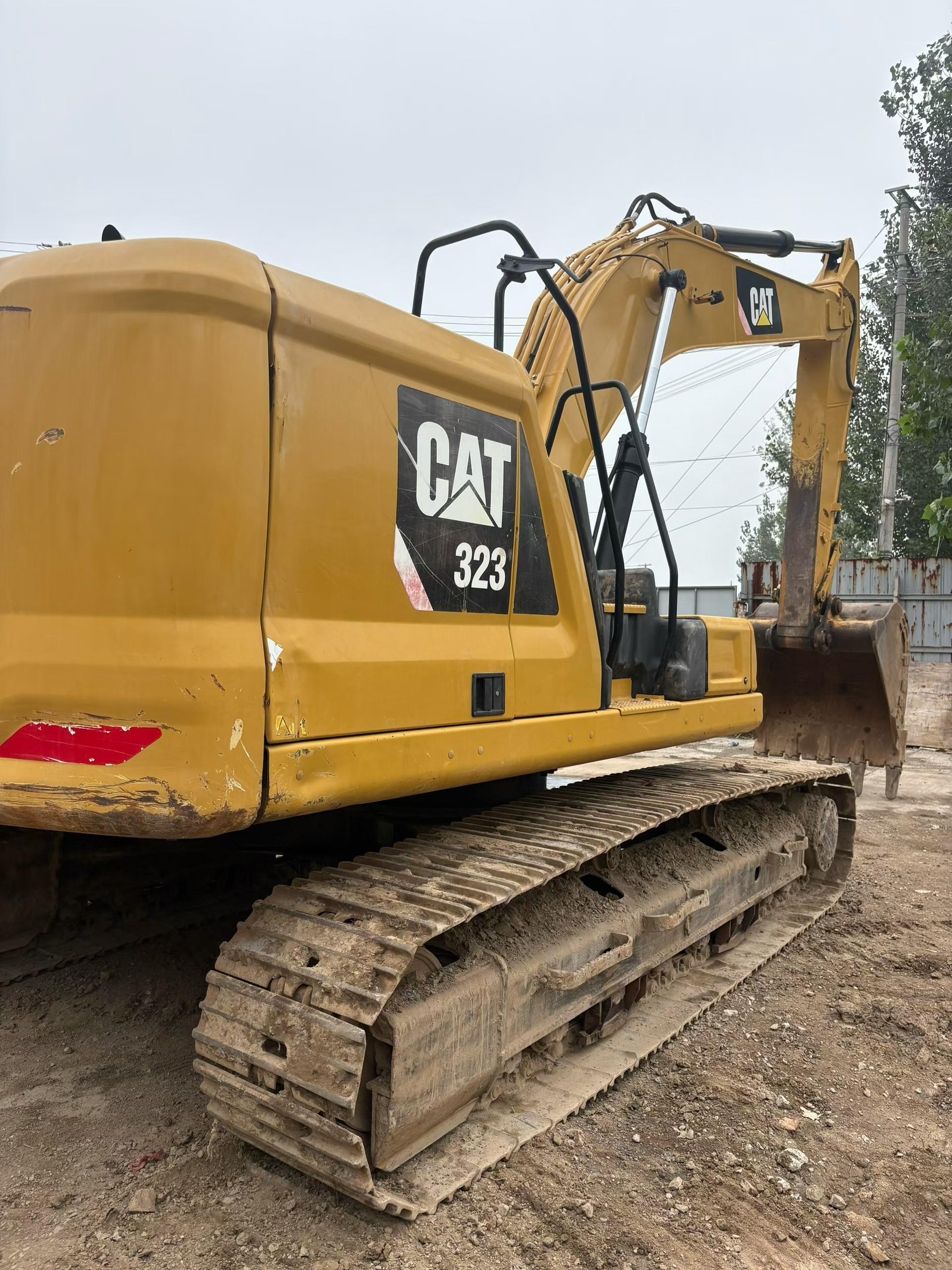 Buy Caterpillar 323 Used Excavator / 3 Buy Caterpillar 323 Used Excavator / 3