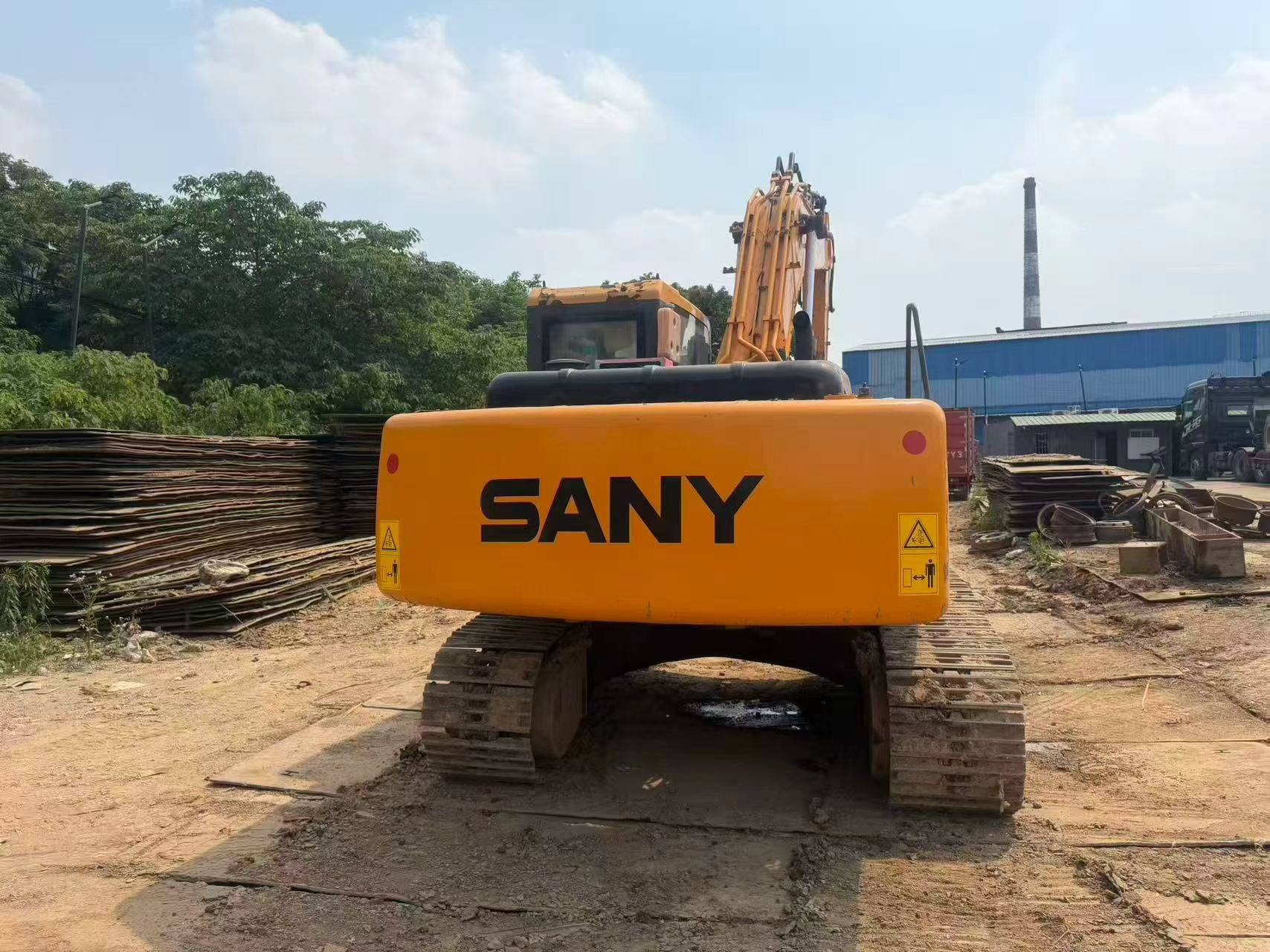 Buy Sany SY215C-8 Used Excavator / 3 Buy Sany SY215C-8 Used Excavator / 3