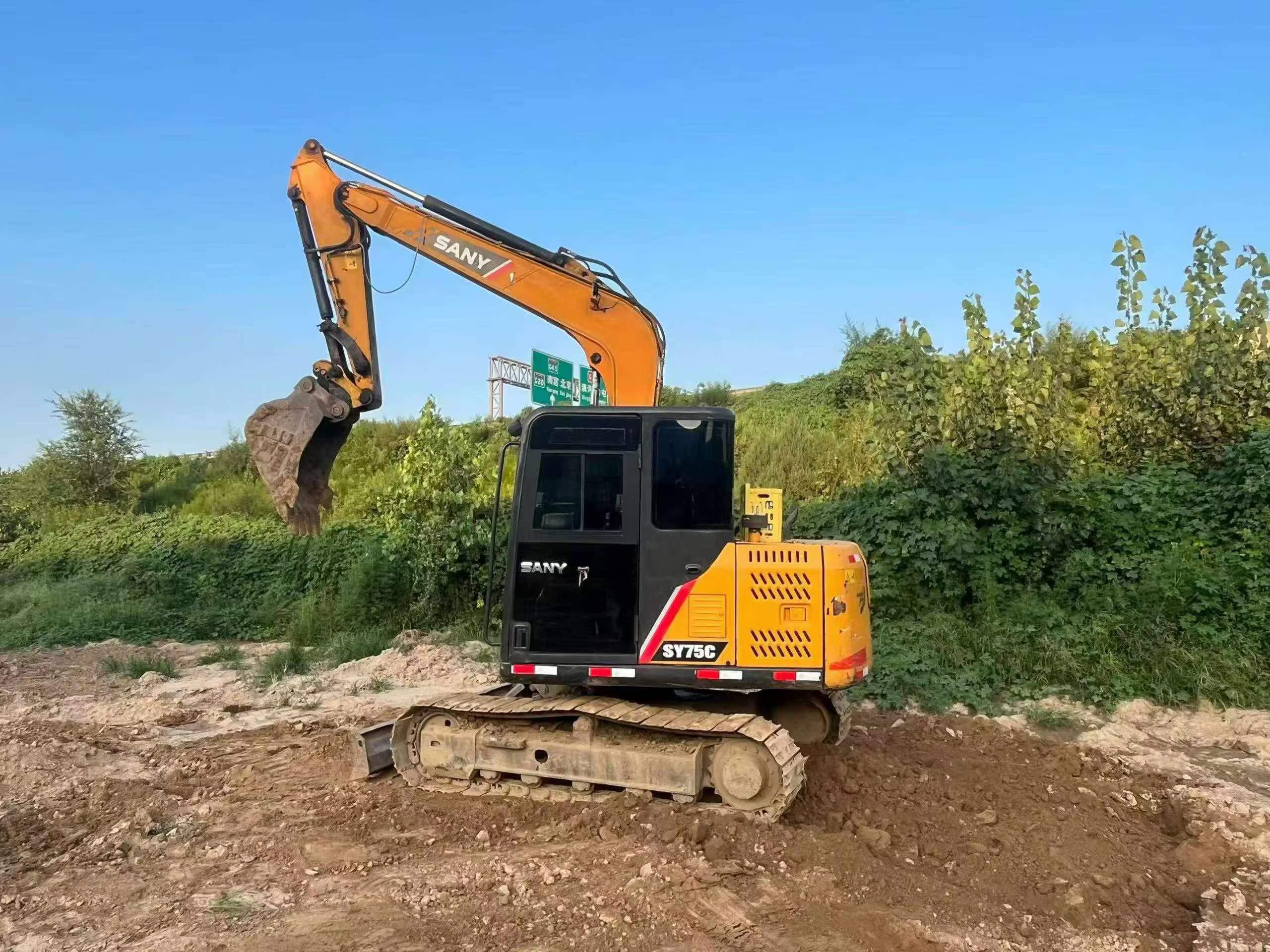 Buy Sany SY75 Used Excavator / 1