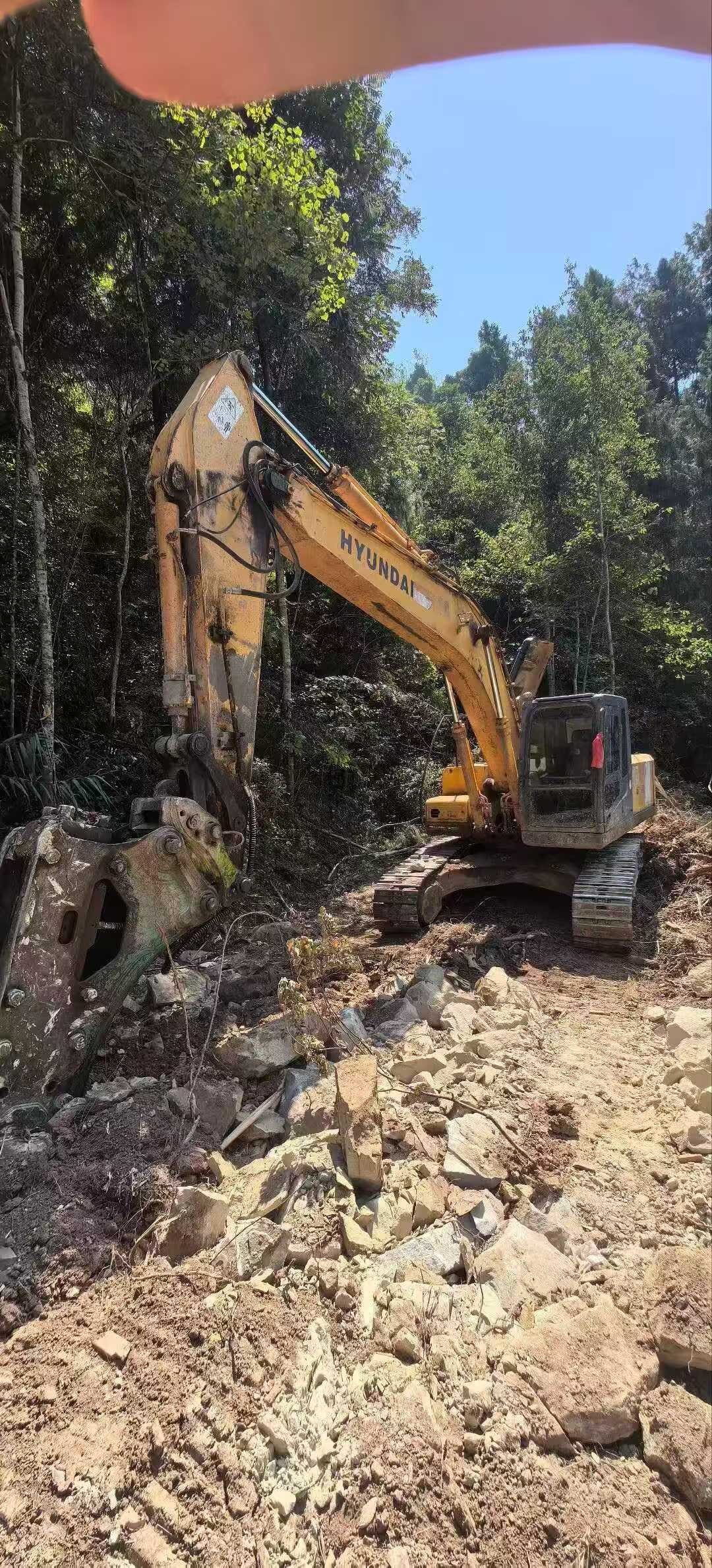 Buy Hyundai R225-7 Used Excavator / 3