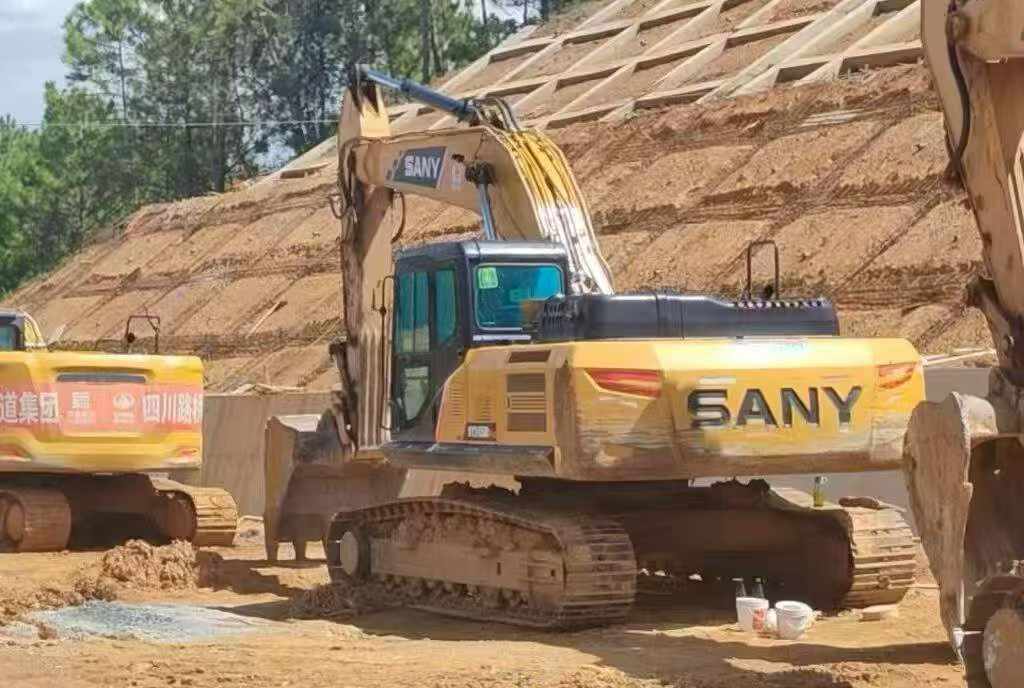 Buy Sany SY245H Used Excavator / 6 Buy Sany SY245H Used Excavator / 6