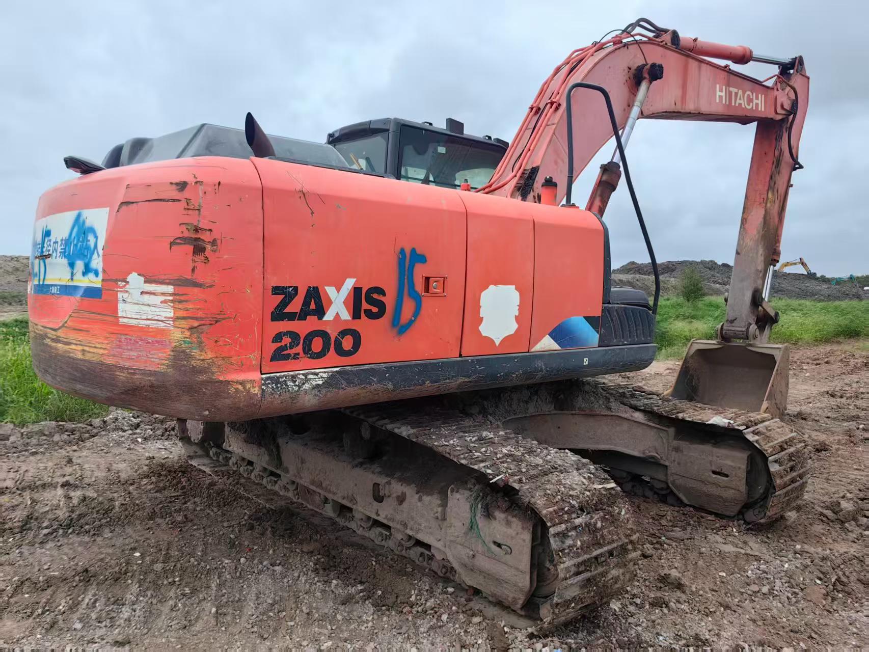 Buy Hitachi ZH200-5A Used Excavator / 2 Buy Hitachi ZH200-5A Used Excavator / 2