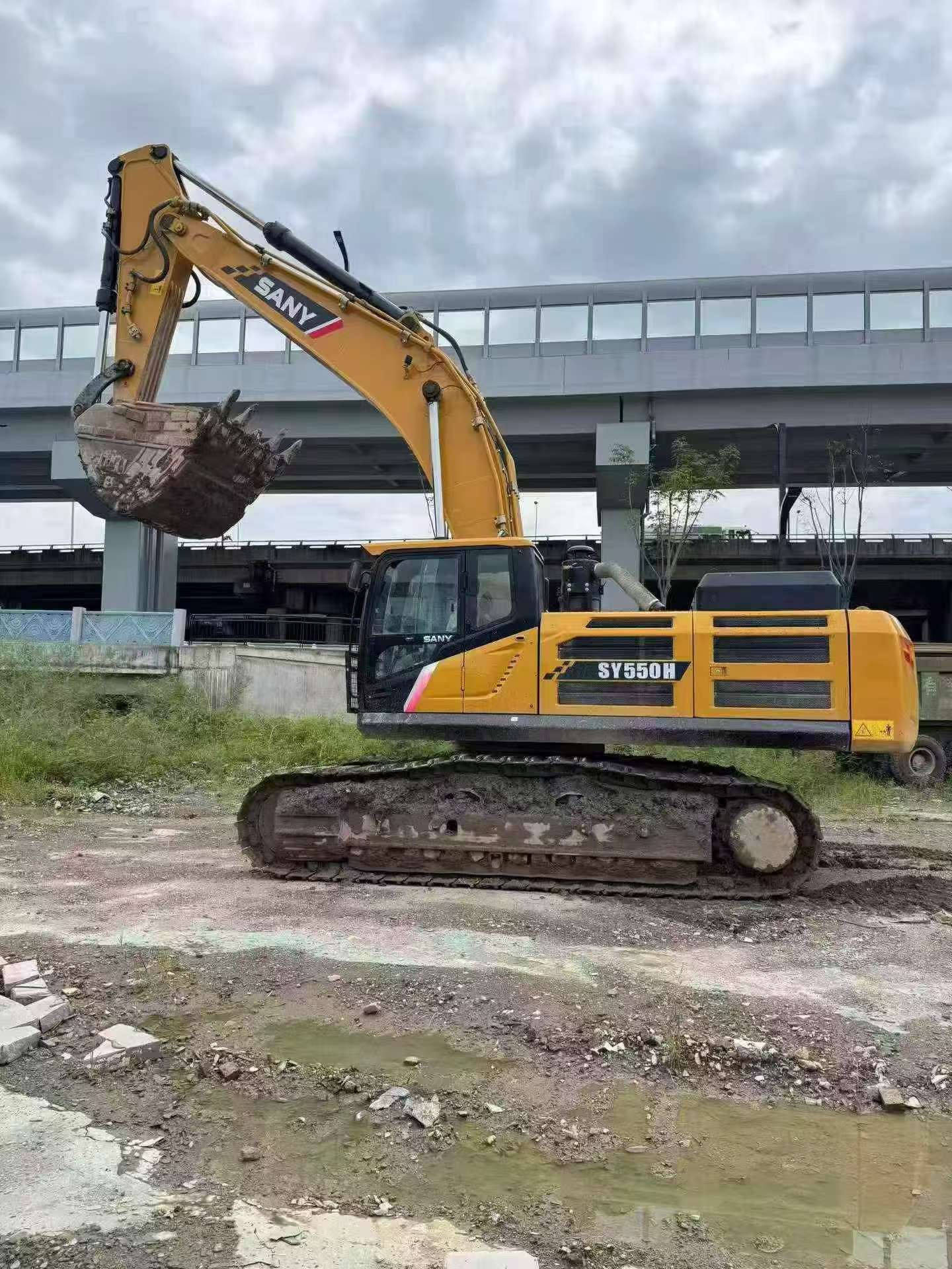 Buy Sany SY550H Used Excavator / 6 Buy Sany SY550H Used Excavator / 6