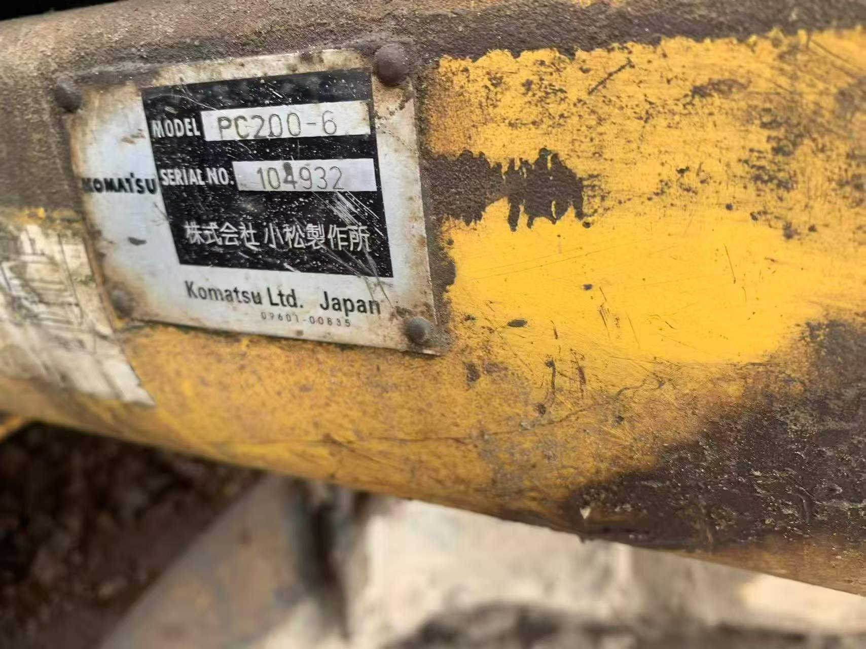 Buy Komatsu PC200-6 Used Excavator / 8 Buy Komatsu PC200-6 Used Excavator / 8