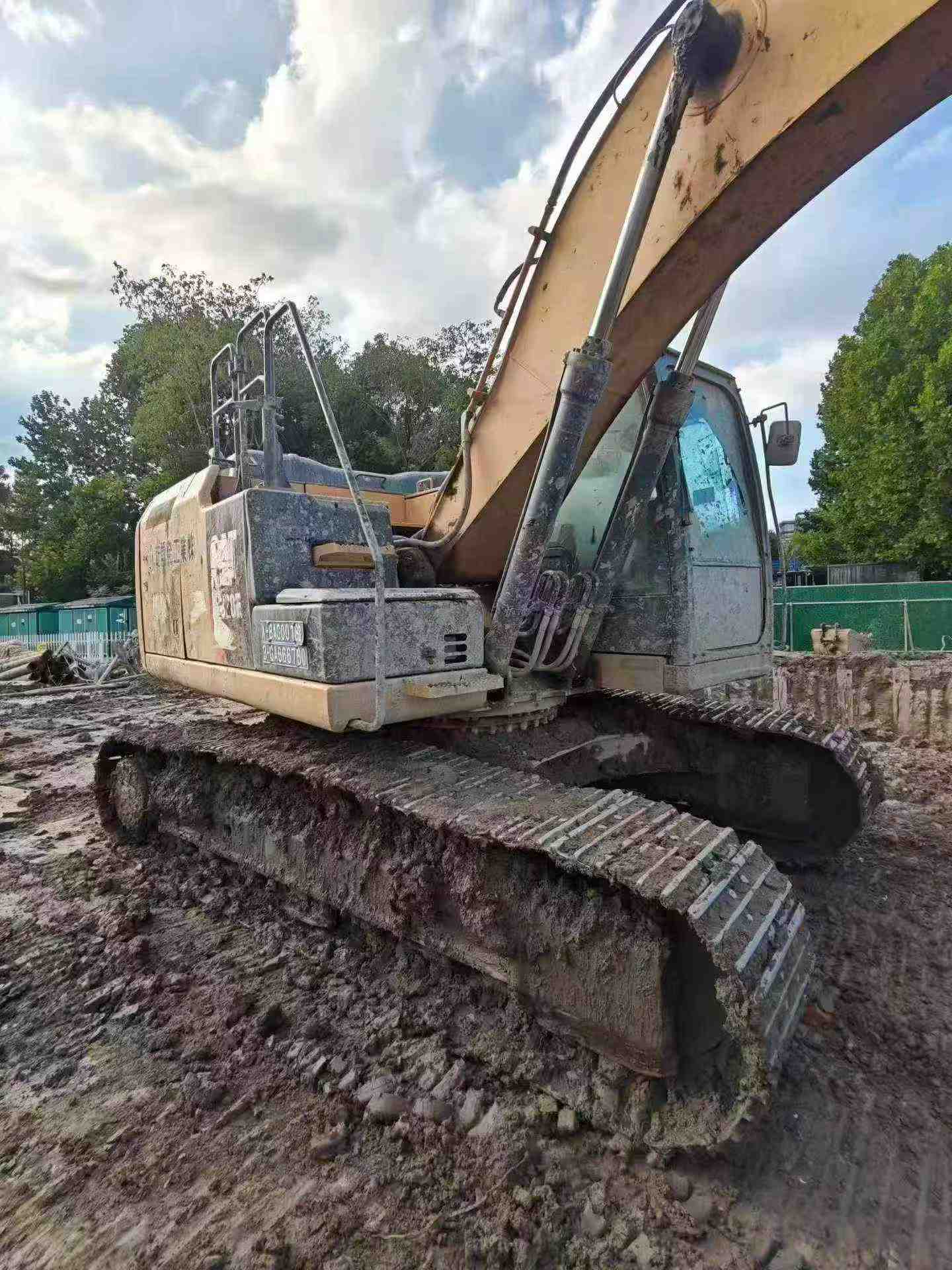 Buy Caterpillar 320E Used Excavator / 2 Buy Caterpillar 320E Used Excavator / 2