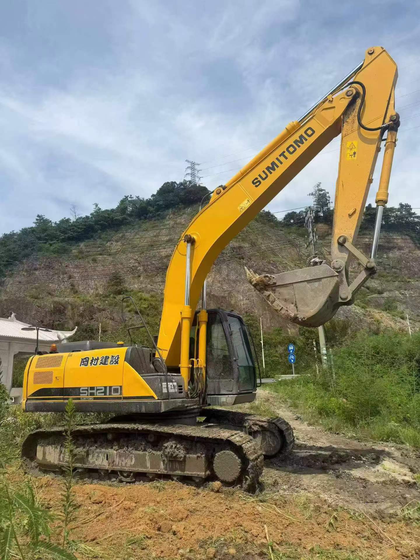 Buy Sumitomo SH210-5 Used Excavator / 3 Buy Sumitomo SH210-5 Used Excavator / 3