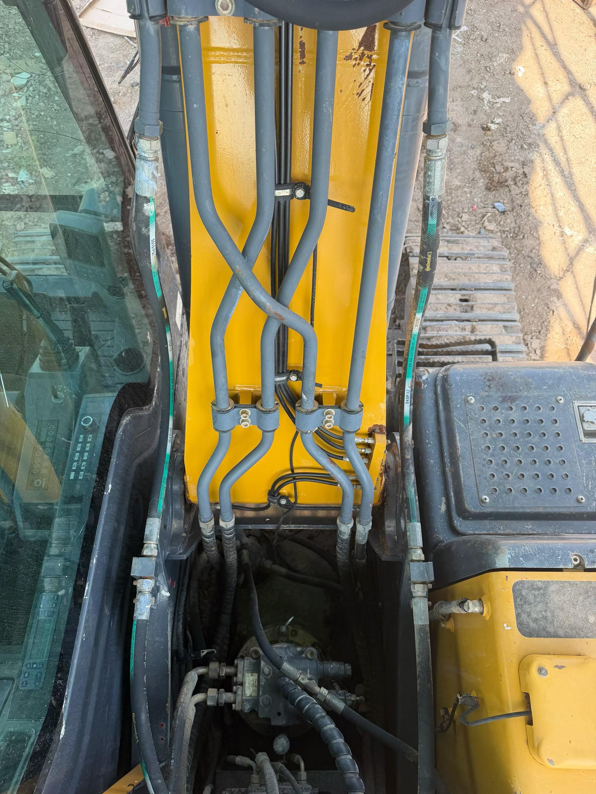 Buy XCMG XE135B Used Excavator / 8