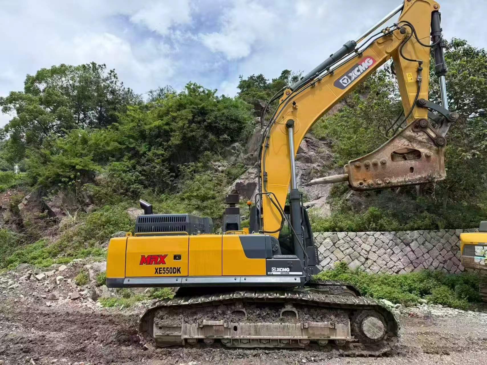 Buy XCMG XE550DK Used Excavator / 1