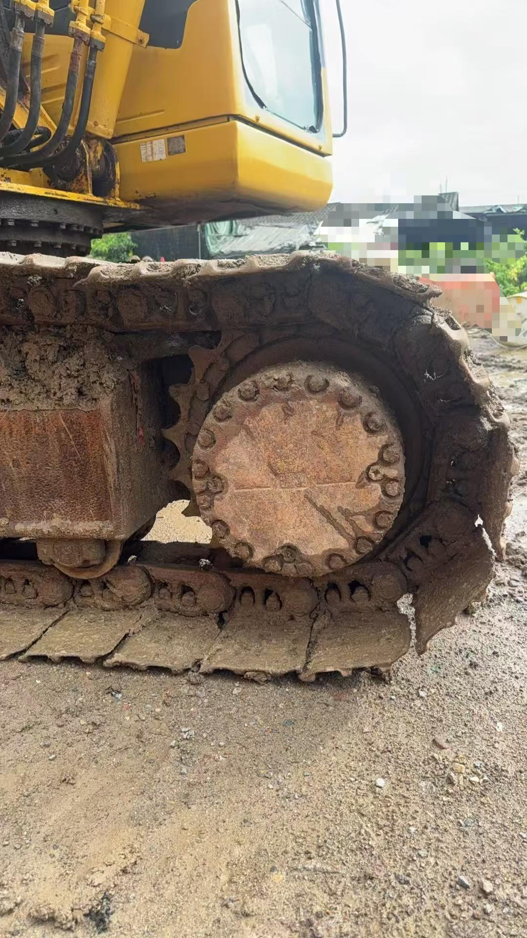 Buy Komatsu PC200-7 Used Excavator / 9 Buy Komatsu PC200-7 Used Excavator / 9