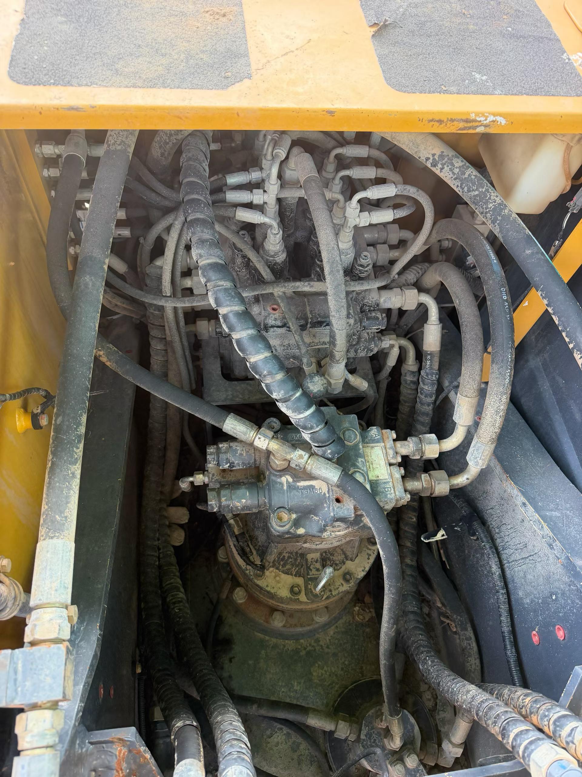 Buy XCMG XE135B Used Excavator / 3