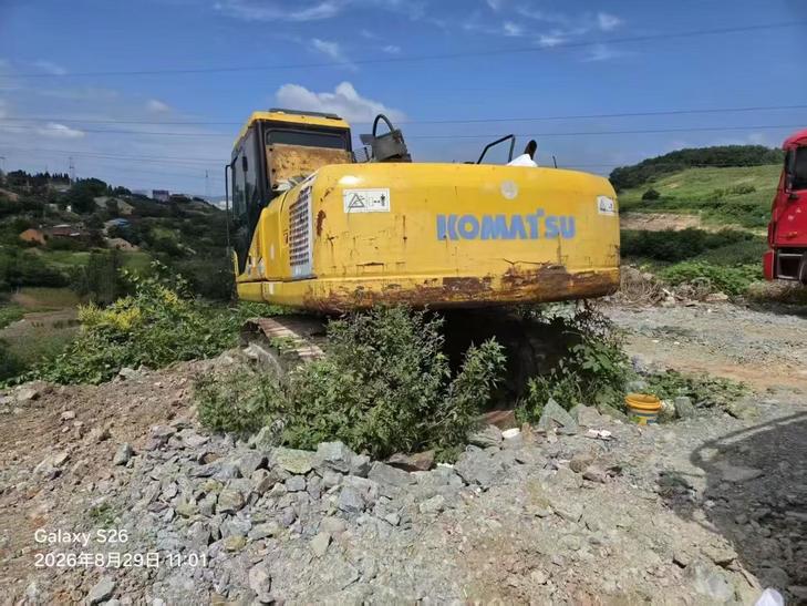 Buy Komatsu PC200-7 Used Excavator / 1