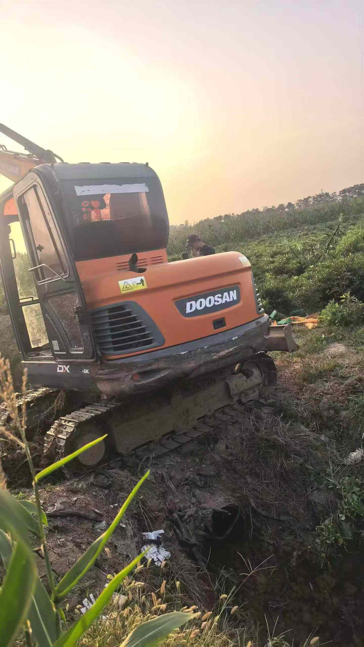 Buy Doosan DH55 Used Excavator / 2 Buy Doosan DH55 Used Excavator / 2