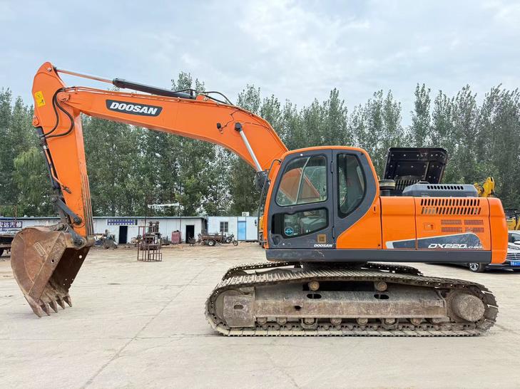 Buy Doosan DH220-3 Used Excavator / 1