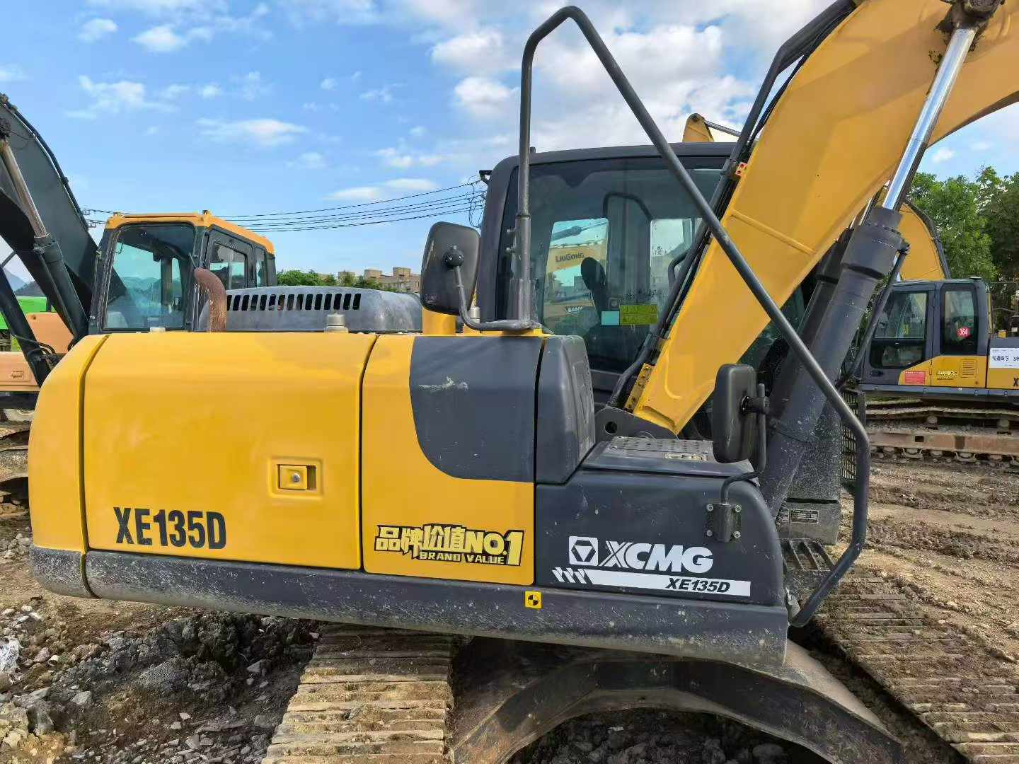 Buy XCMG XE135B Used Excavator / 3