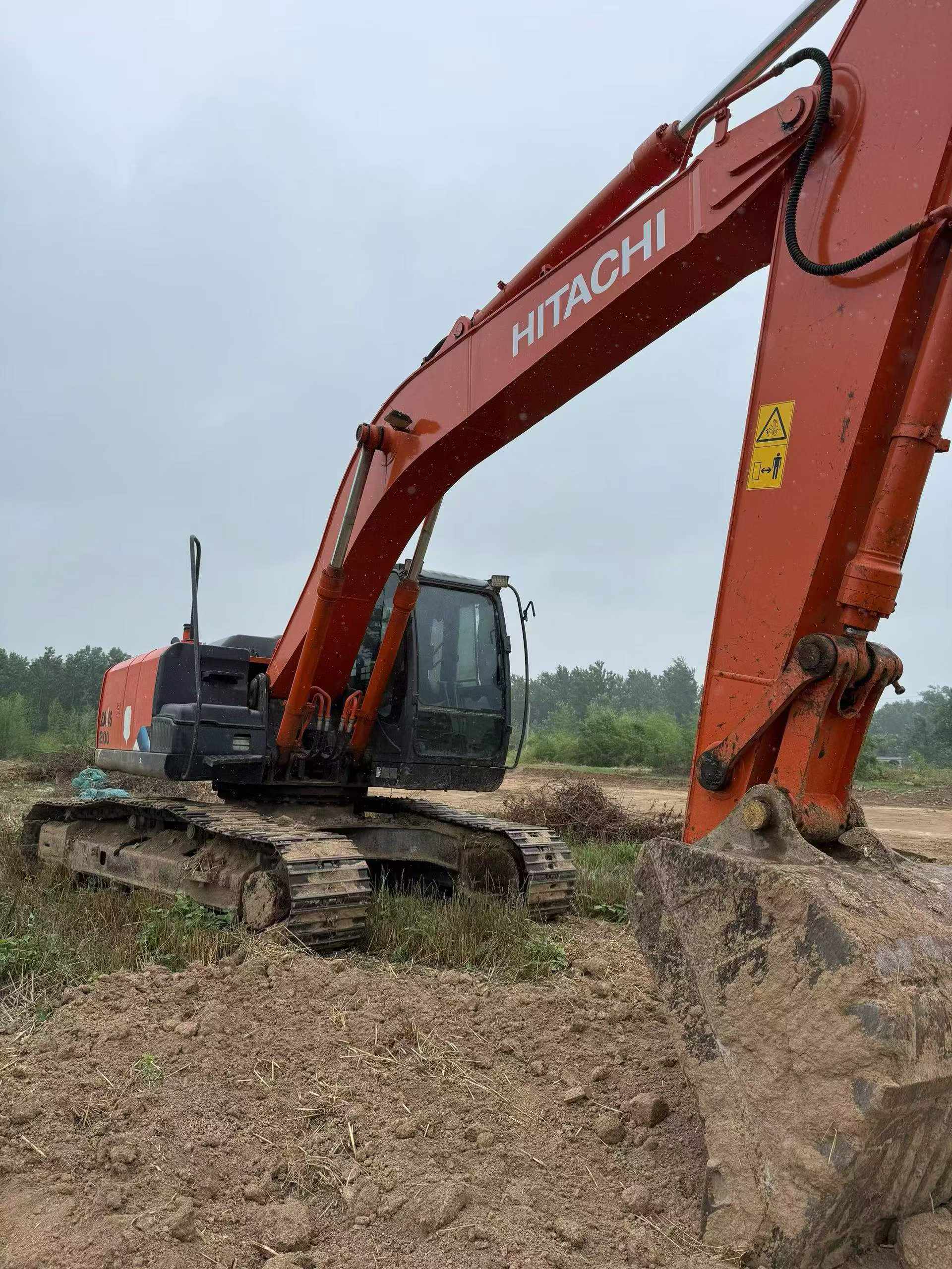 Buy Hitachi EX200 Used Excavator / 2 Buy Hitachi EX200 Used Excavator / 2