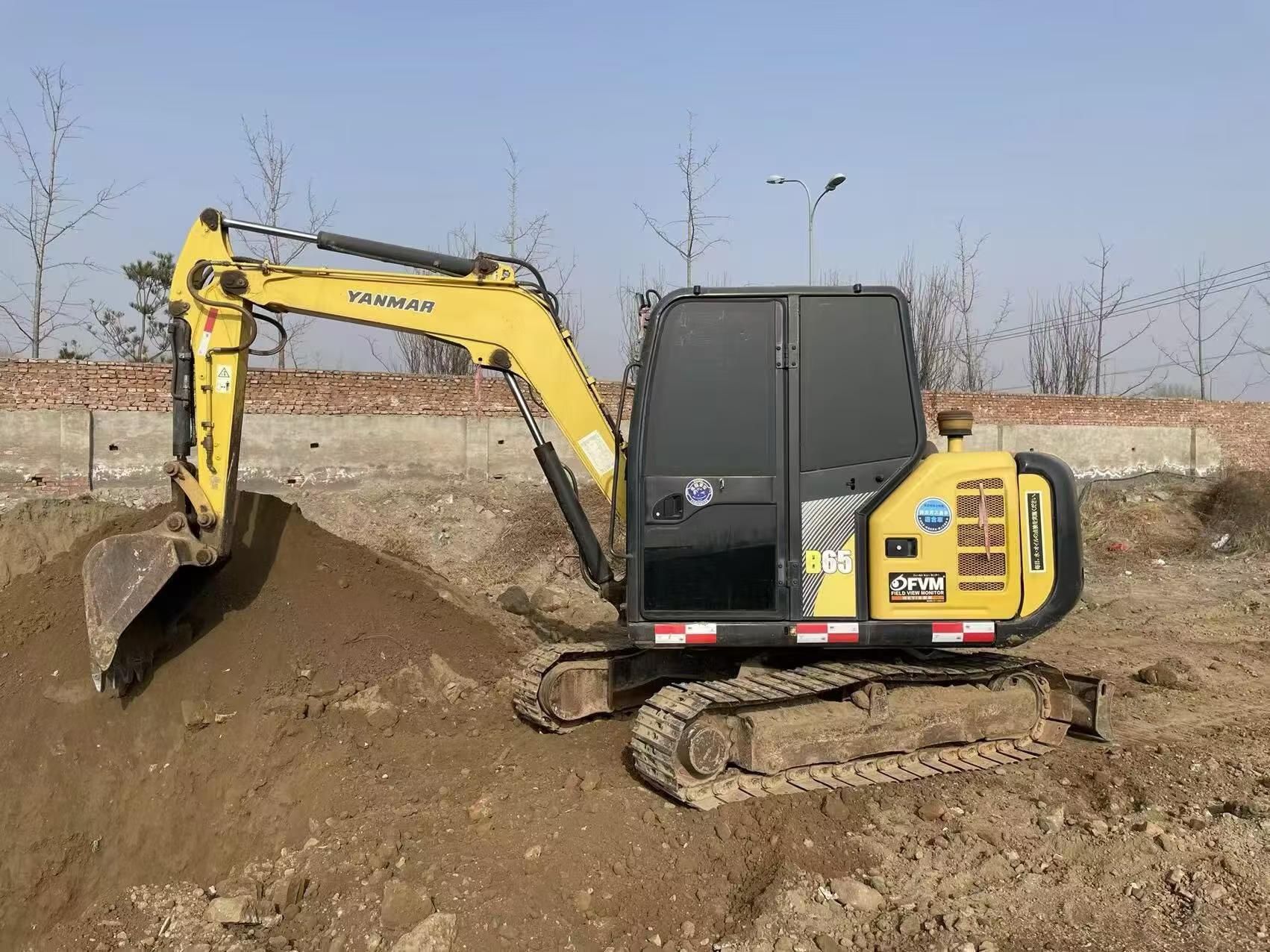 Buy Yanmar B65 Used Excavator / 2