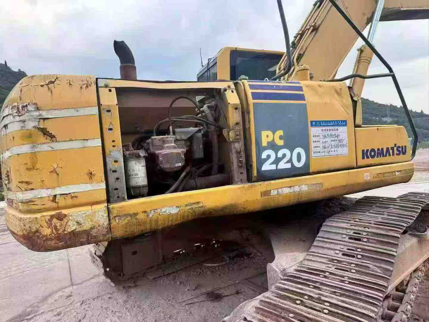 Buy Komatsu PC220-8 Used Excavator / 9