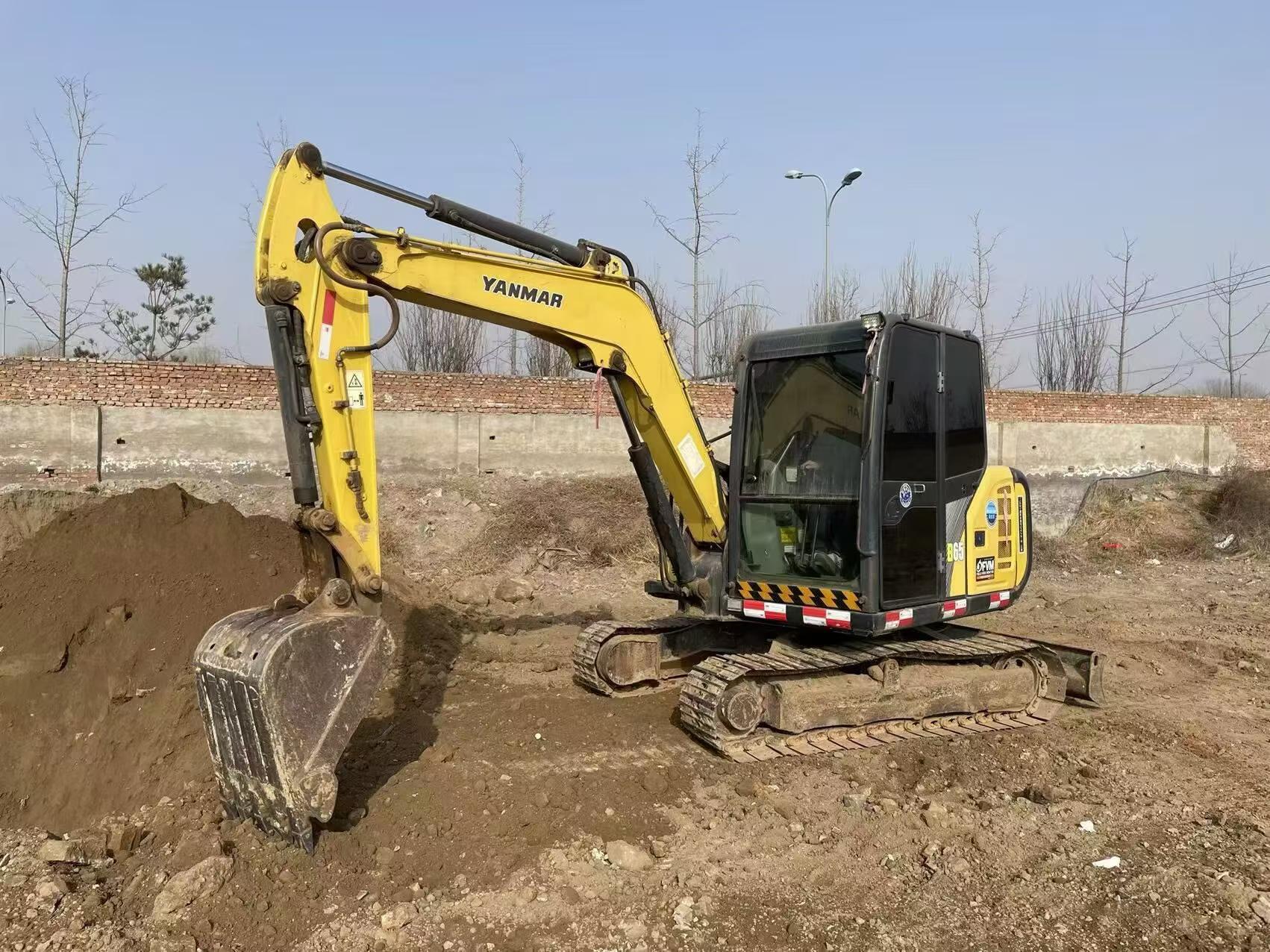Buy Yanmar B65 Used Excavator / 5