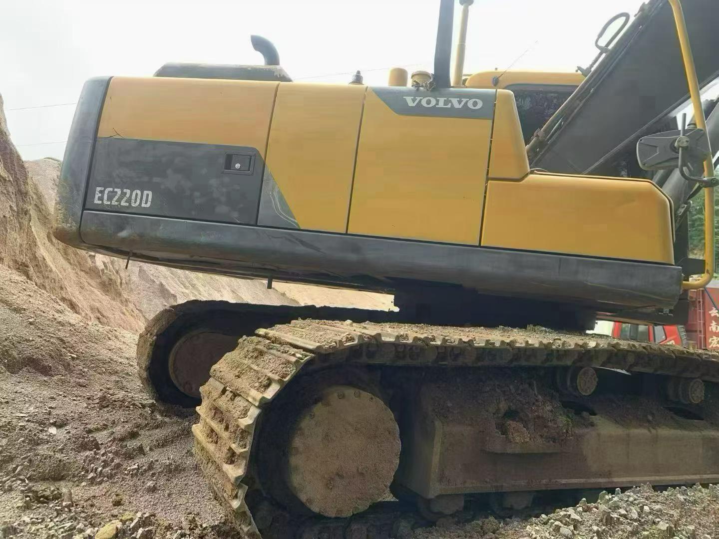 Buy Volvo EC200D Used Excavator / 7 Buy Volvo EC200D Used Excavator / 7