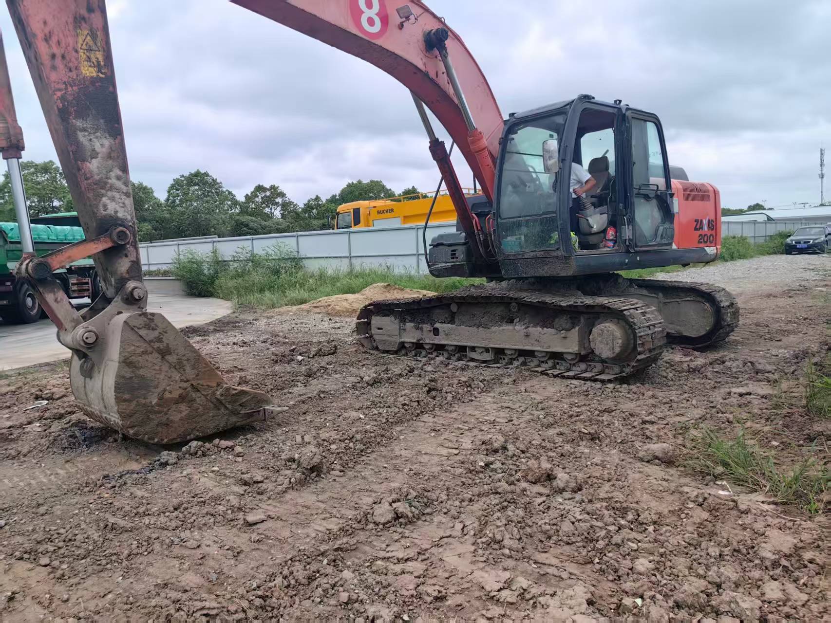 Buy Hitachi ZH200-5A Used Excavator / 7 Buy Hitachi ZH200-5A Used Excavator / 7
