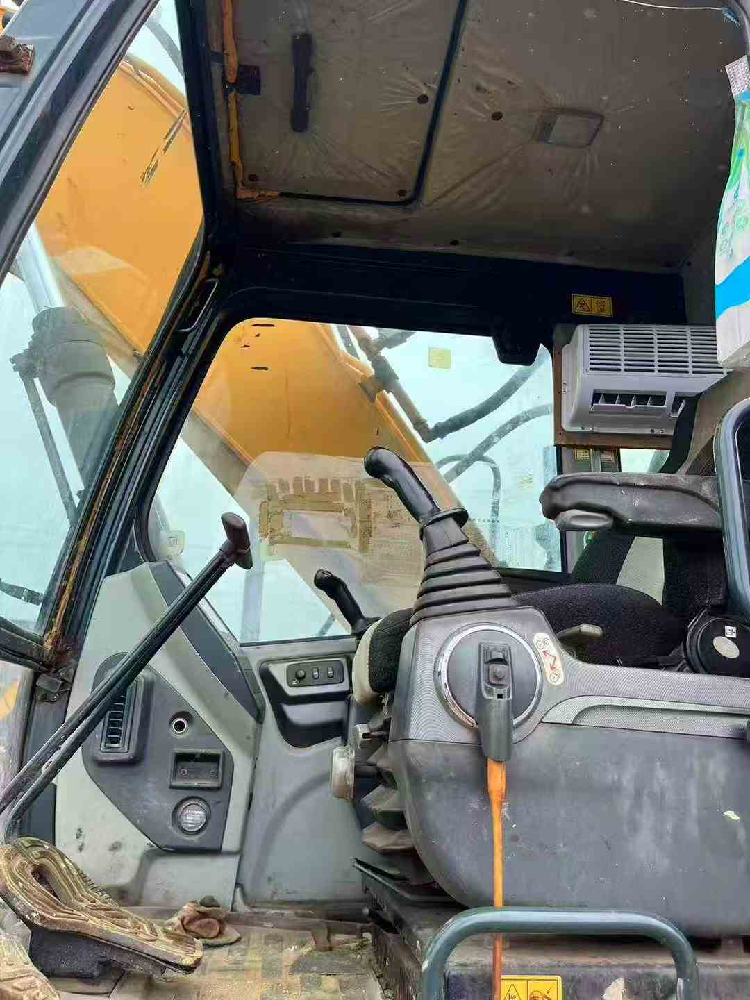 Buy Hyundai R215-7 Used Excavator / 4 Buy Hyundai R215-7 Used Excavator / 4