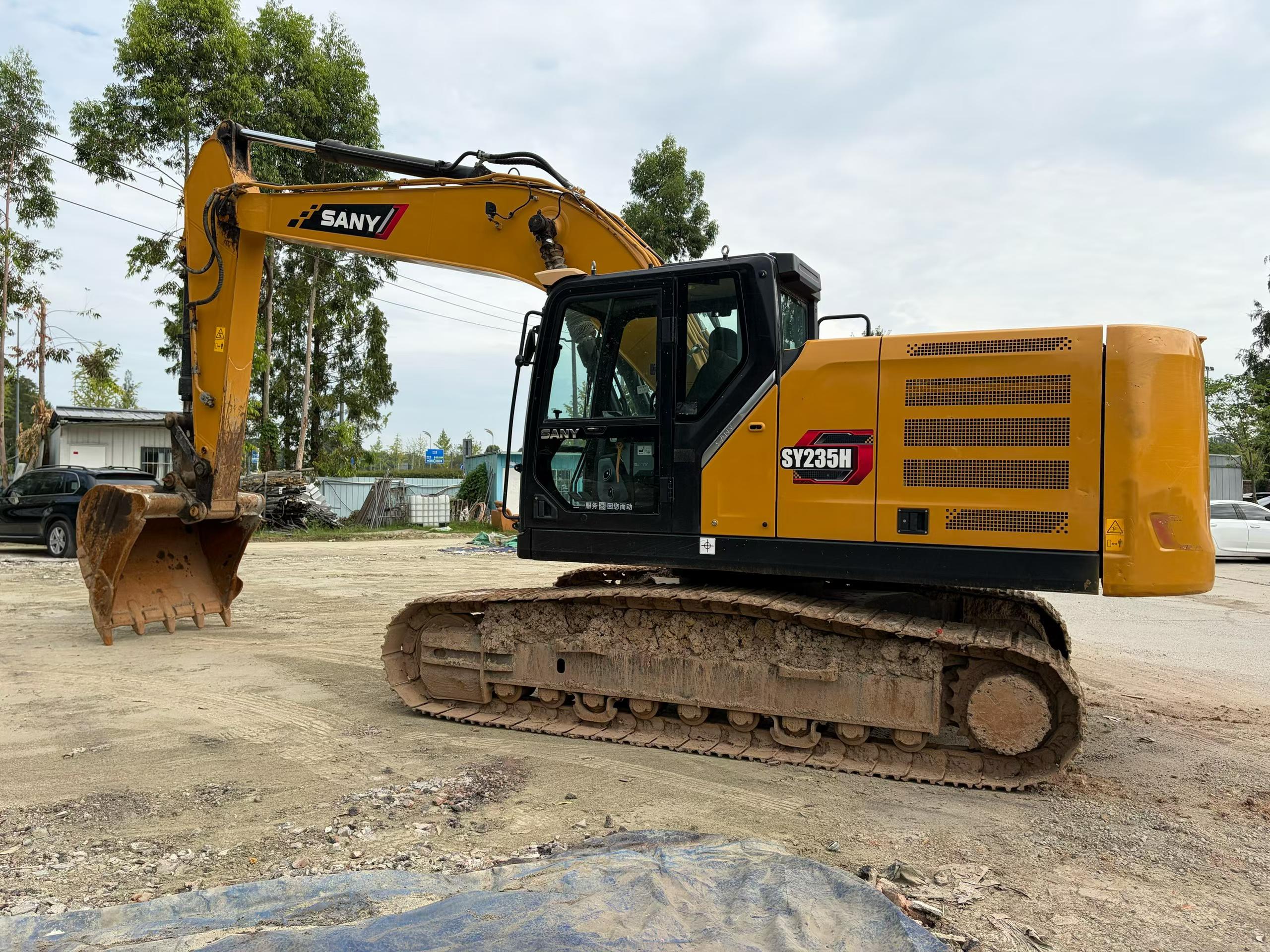 Buy Sany SY235H Used Excavator / 3 Buy Sany SY235H Used Excavator / 3