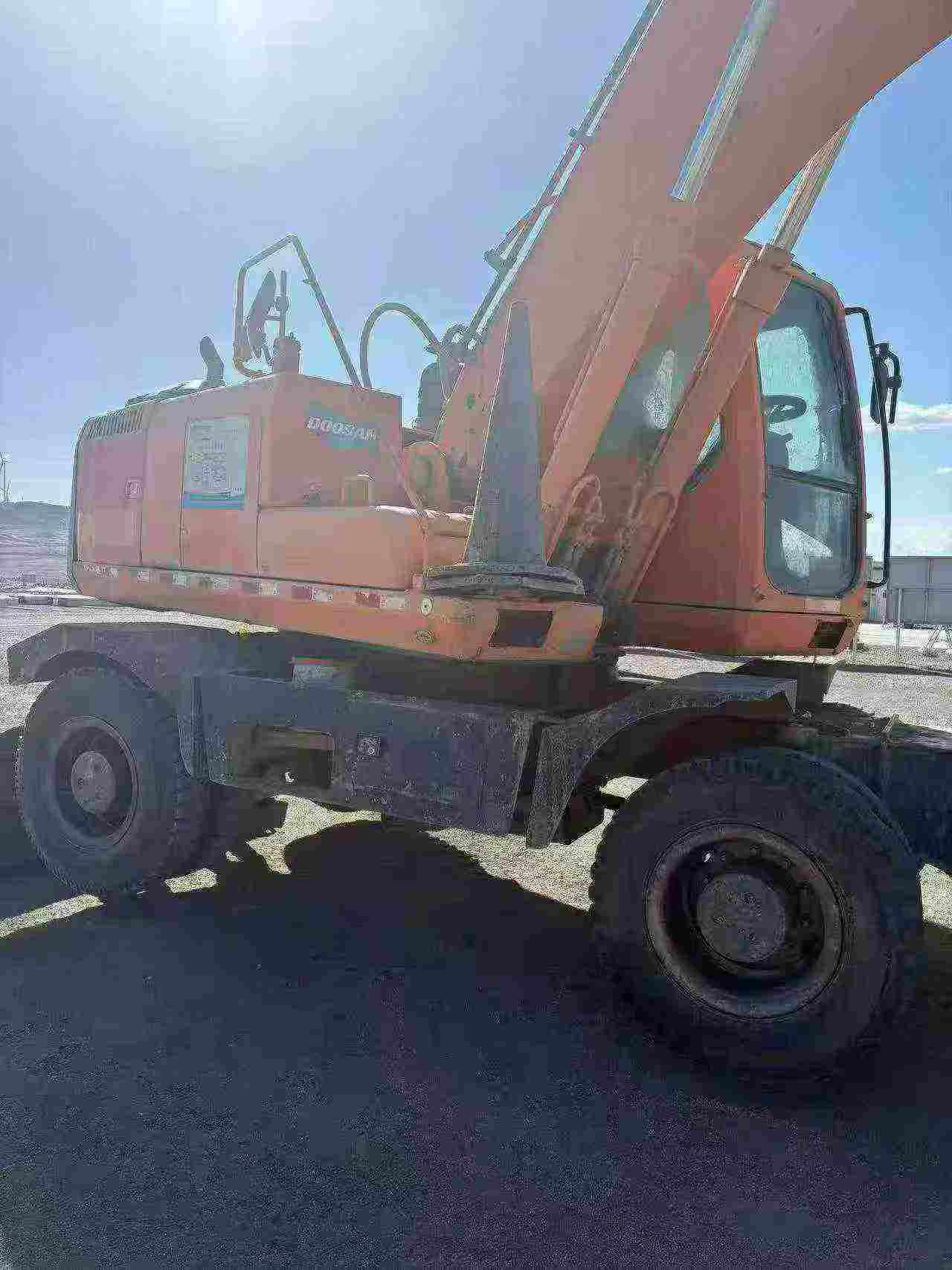 Buy Doosan DX210W Used Excavator / 3 Buy Doosan DX210W Used Excavator / 3