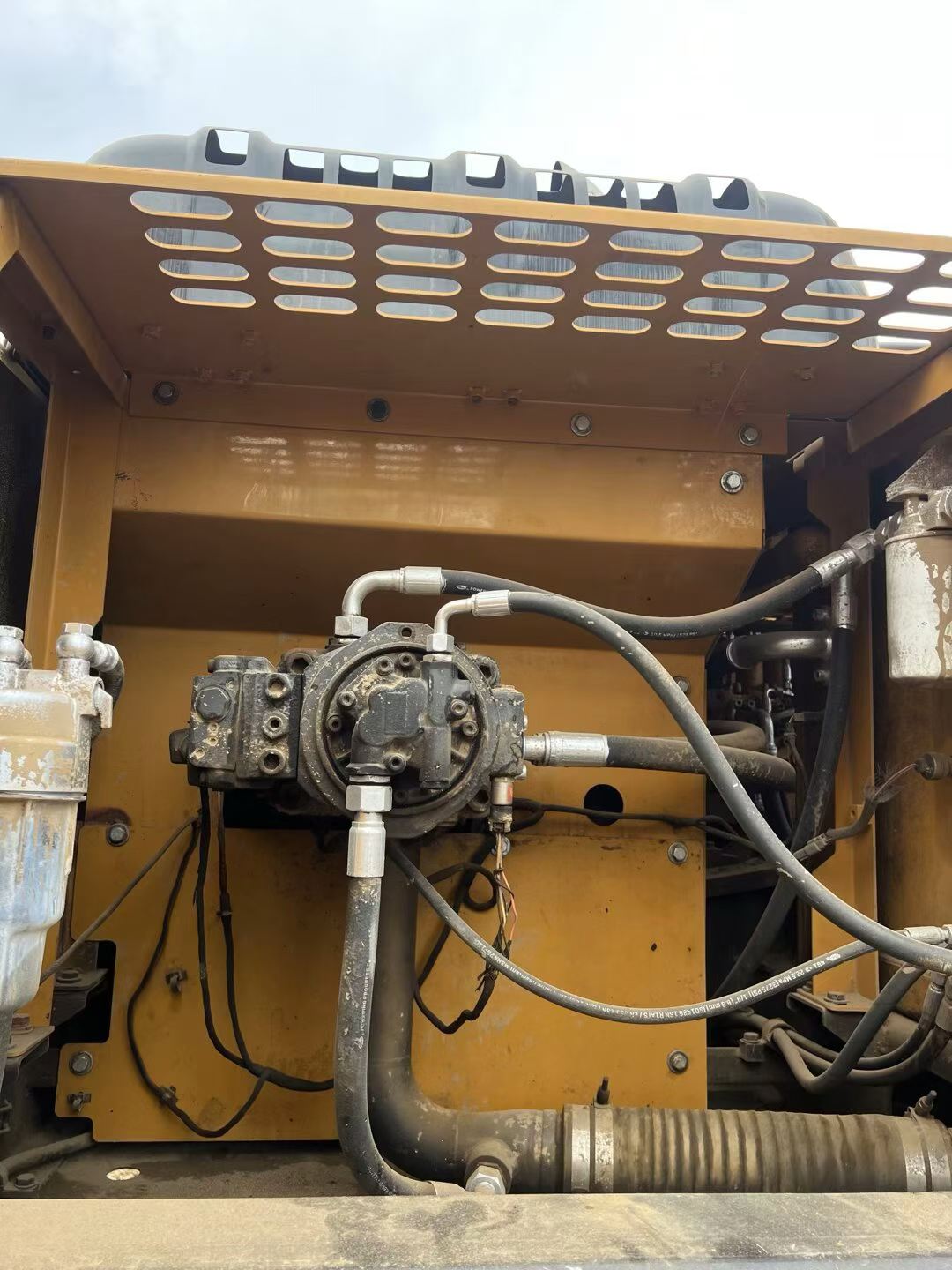 Buy Sany SY245H Used Excavator / 4