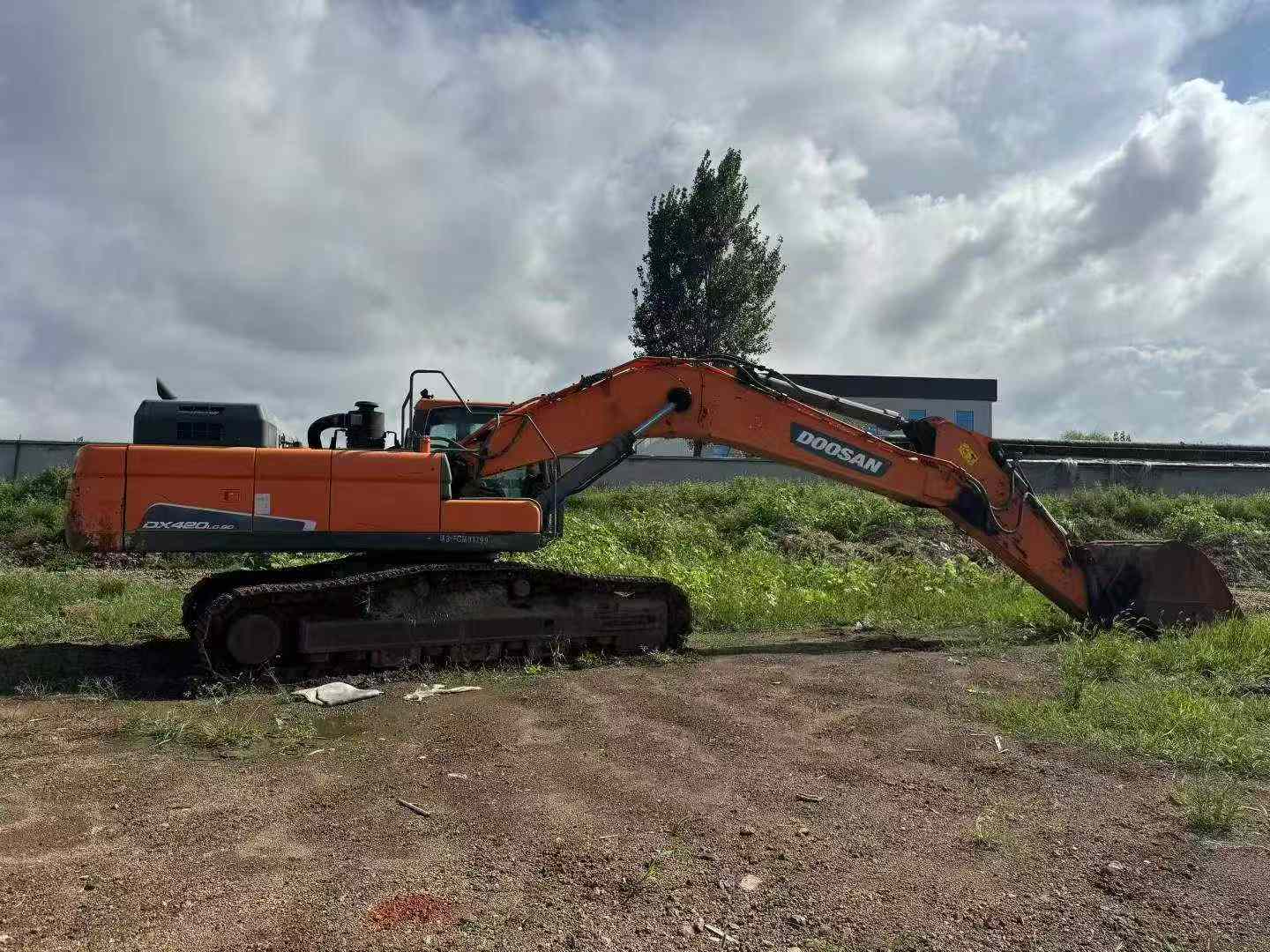 Buy Doosan DH420 Used Excavator / 2 Buy Doosan DH420 Used Excavator / 2