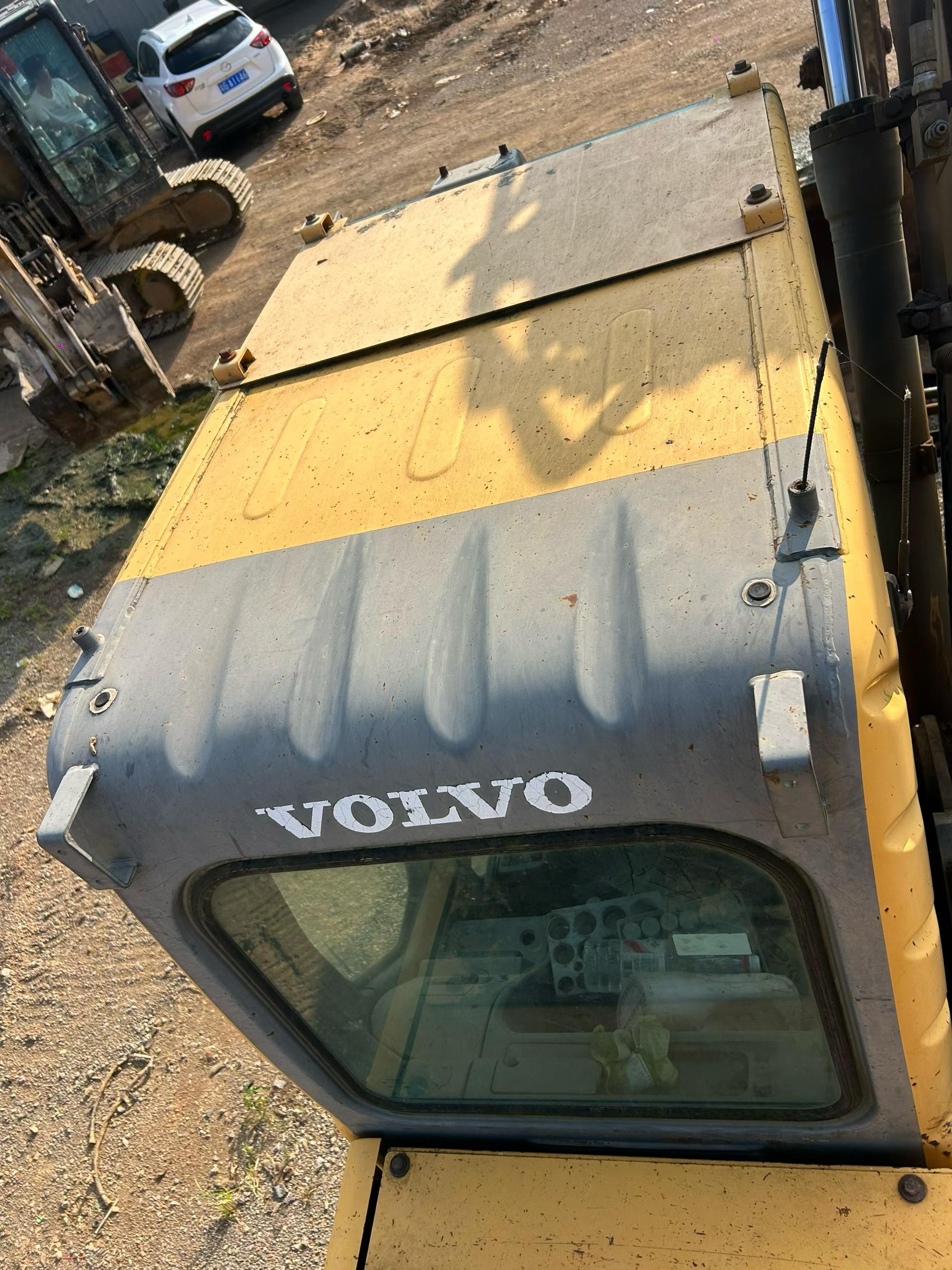 Buy Volvo EC210B Used Excavator / 4