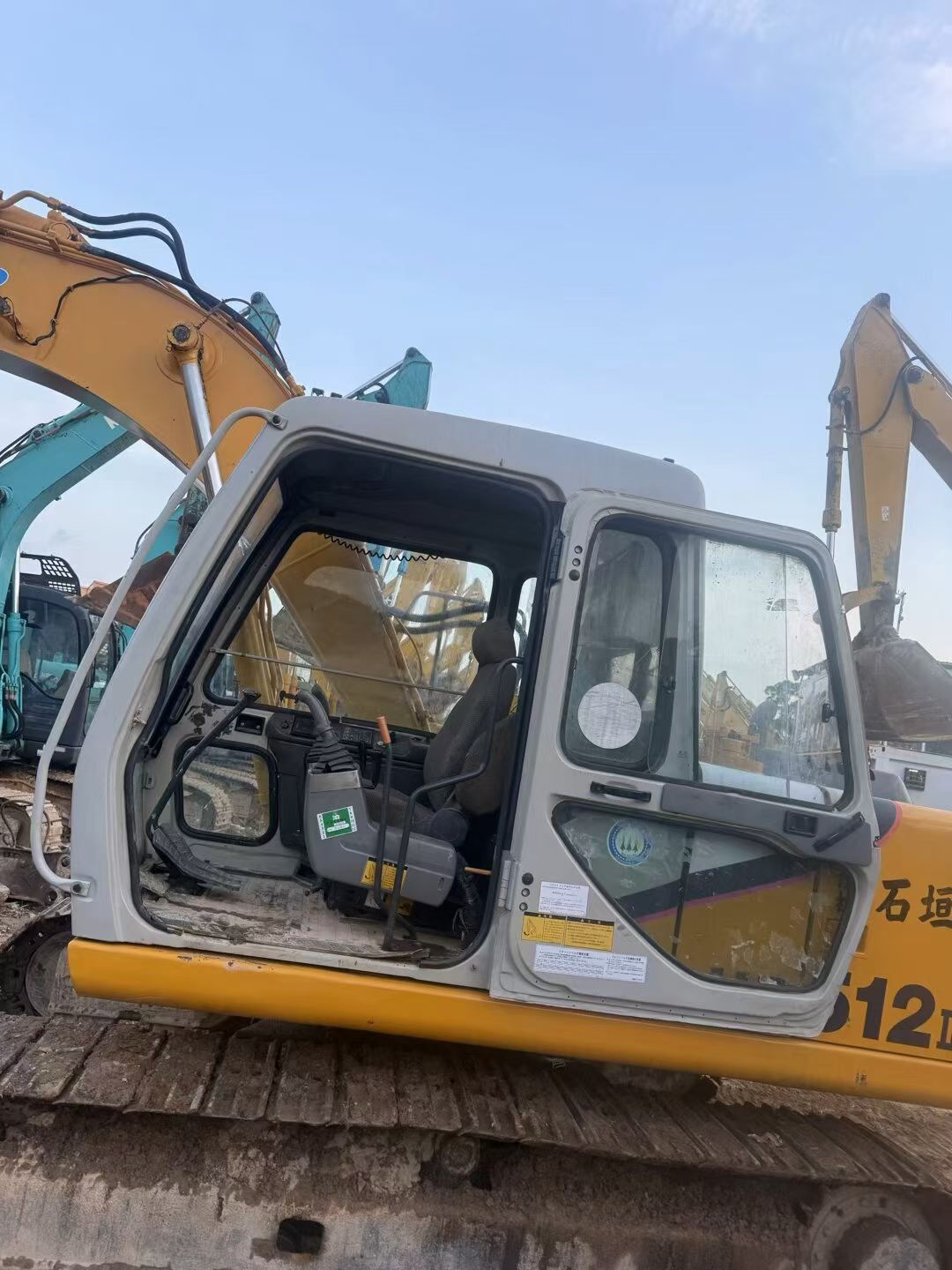 Buy Kato Used Excavator / 4 Buy Kato Used Excavator / 4