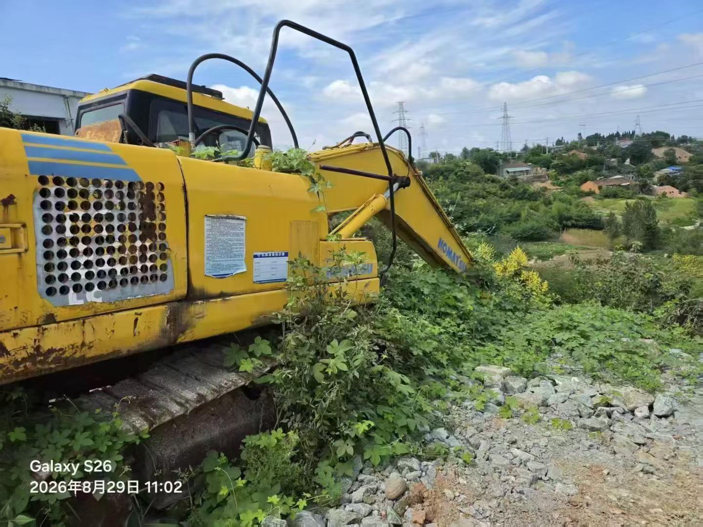 Buy Komatsu PC200-7 Used Excavator / 2 Buy Komatsu PC200-7 Used Excavator / 2