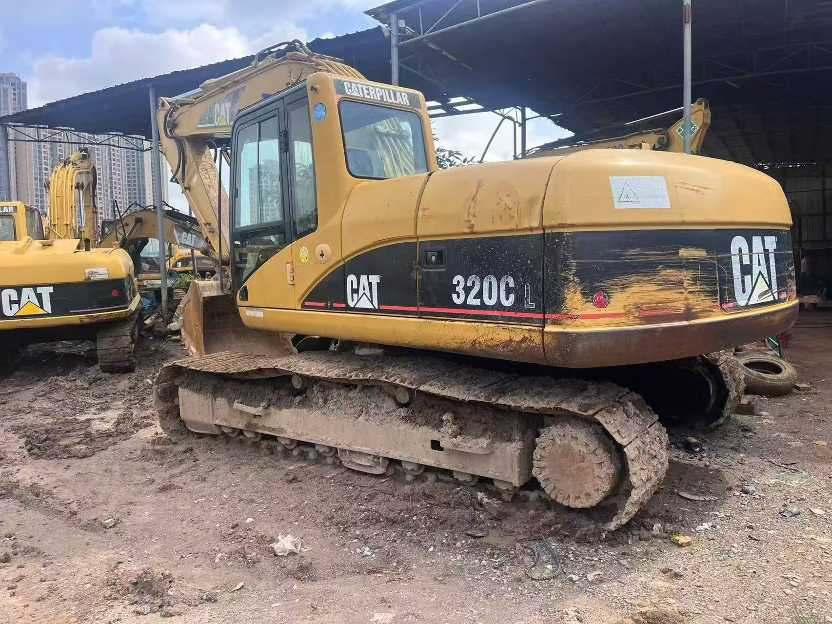 Buy Caterpillar 320CL Used Excavator / 1